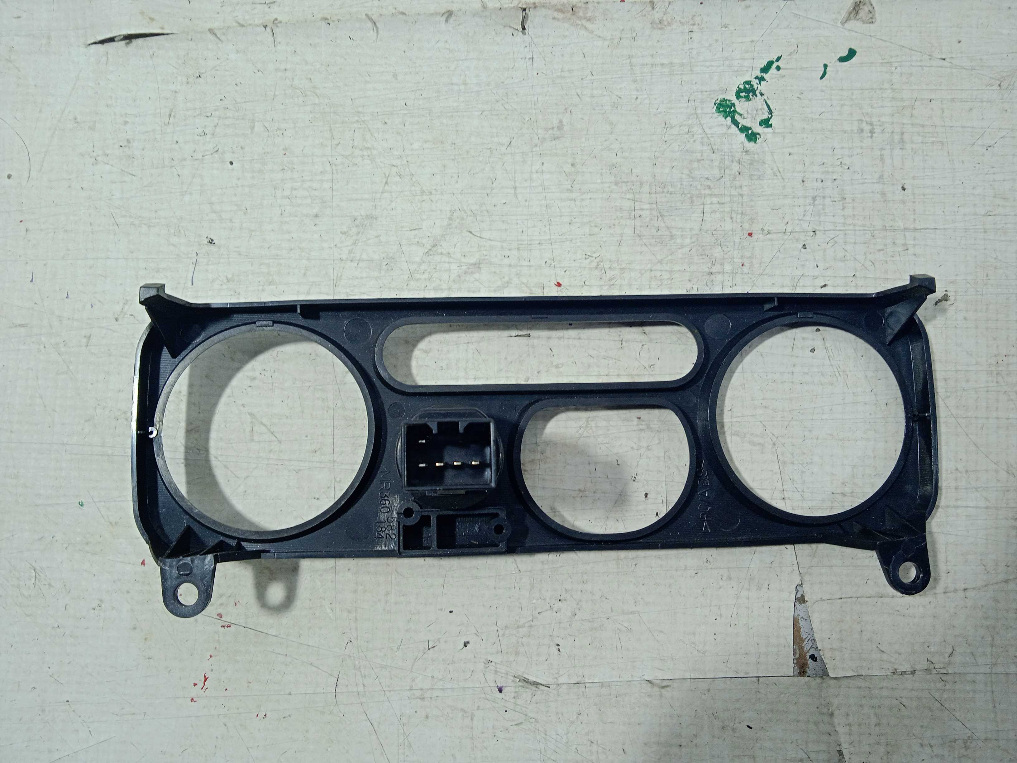 Moldura Do Comando De Ar Pajero Sport 97 A 05 Usado 2