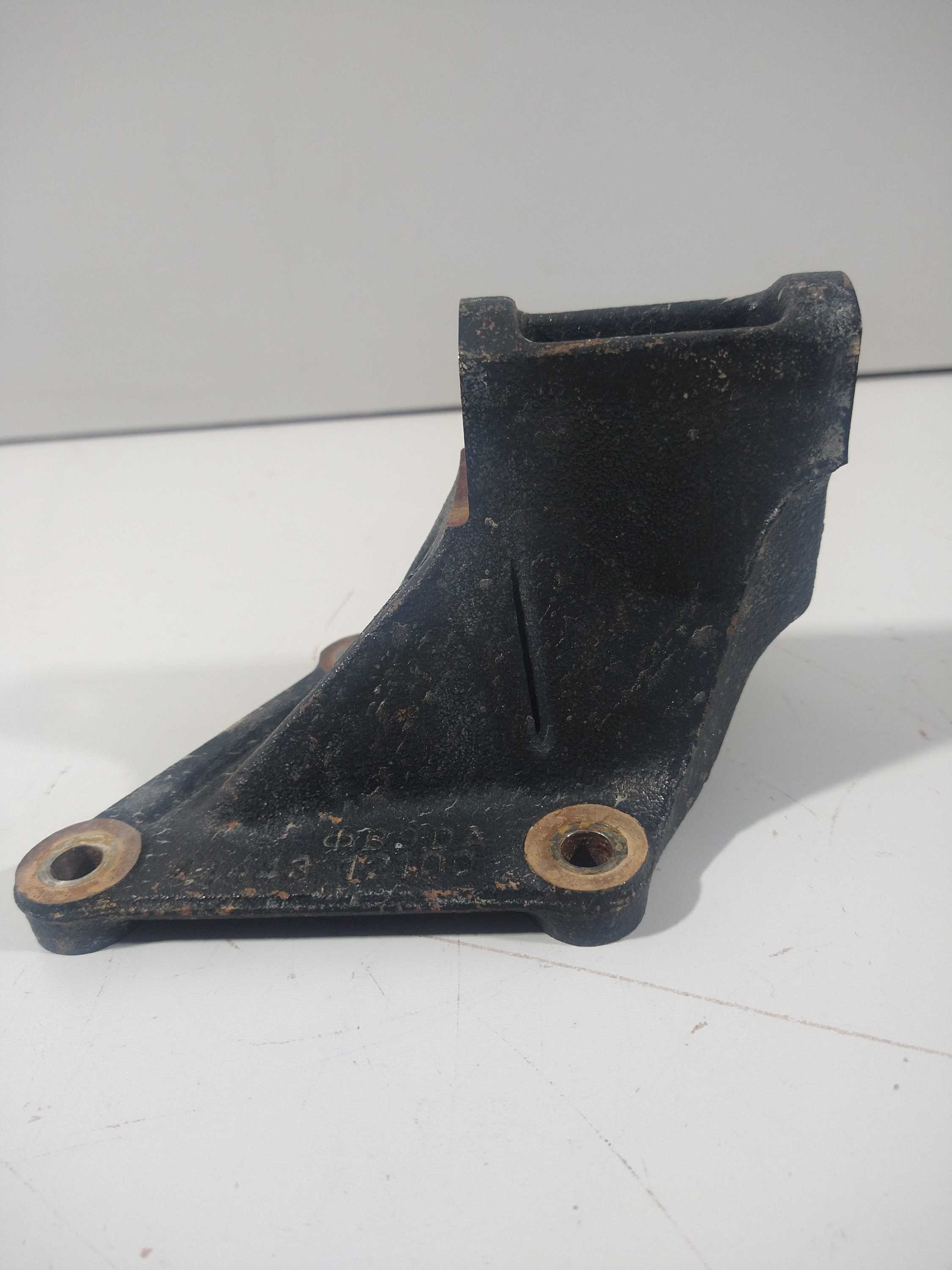 Suporte Inferior Da Bomba Hidráulica Toyota Corolla 99 1.8 U 3