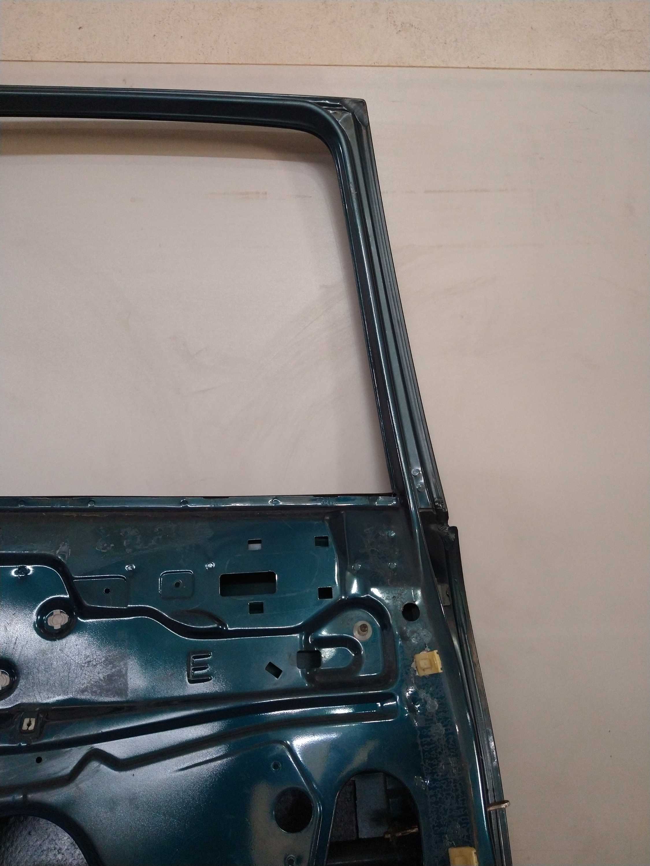Porta Trasei. Esquerda Gm Corsa Sedan 98 1.0 Usado Original. Azul Traseira Esquerda 8