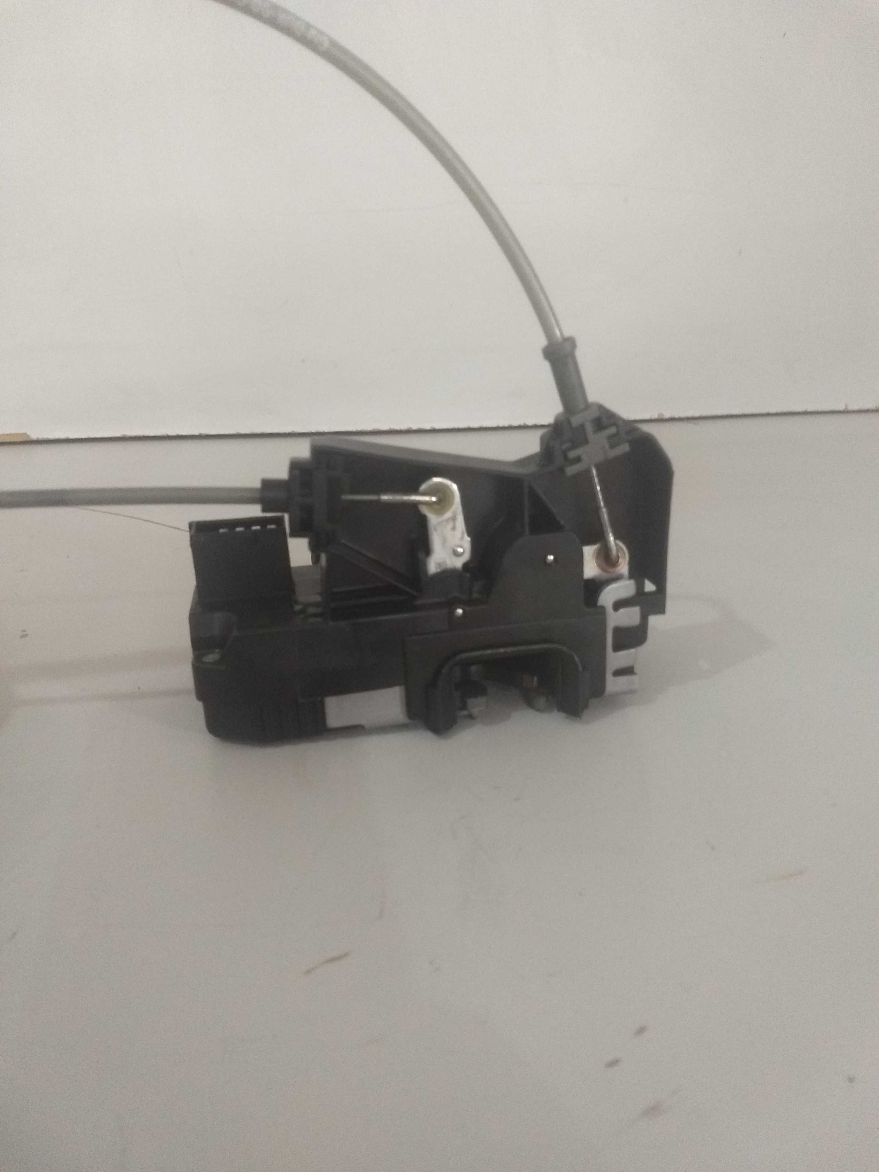 Trava Da Porta Dianteira L/e Zafira 2008 Usado Original 5
