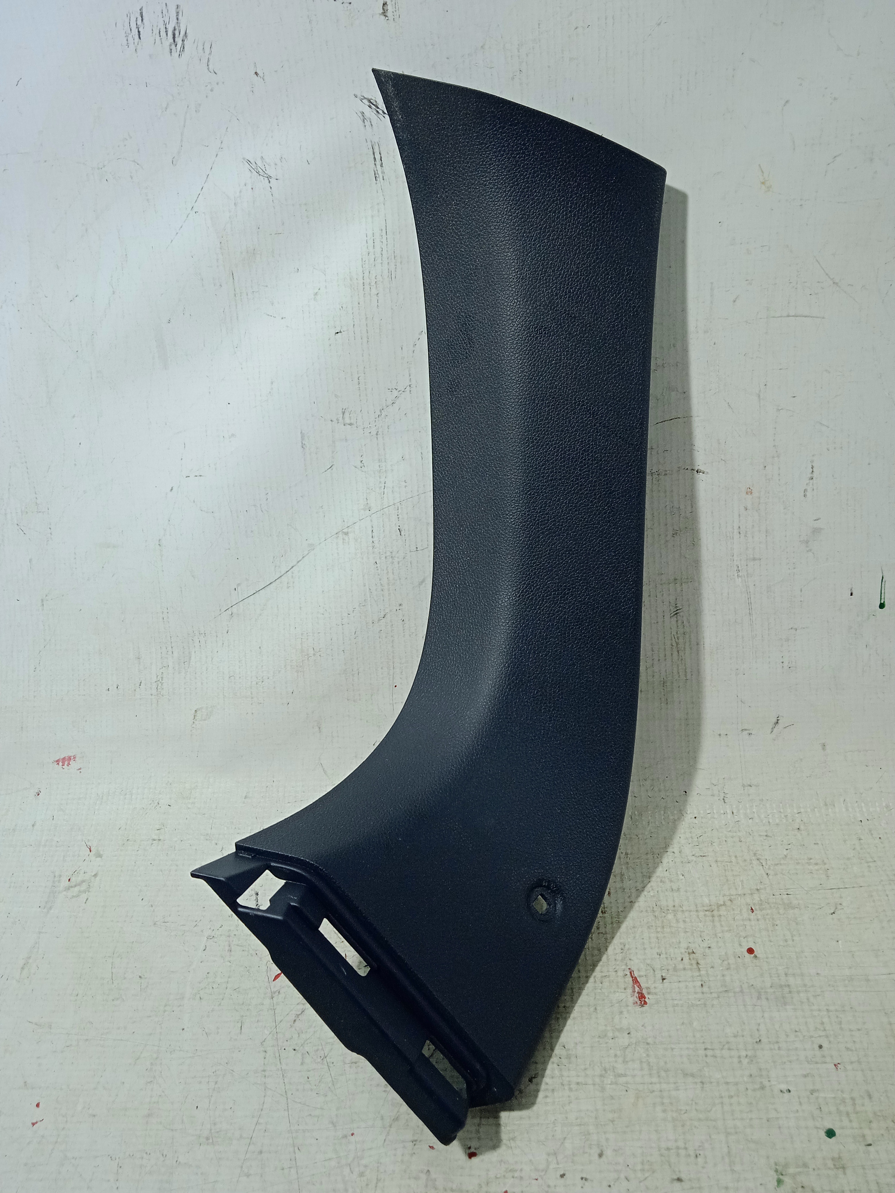 Moldura Coluna Traseira Direito Honda Hr-v 2016 2