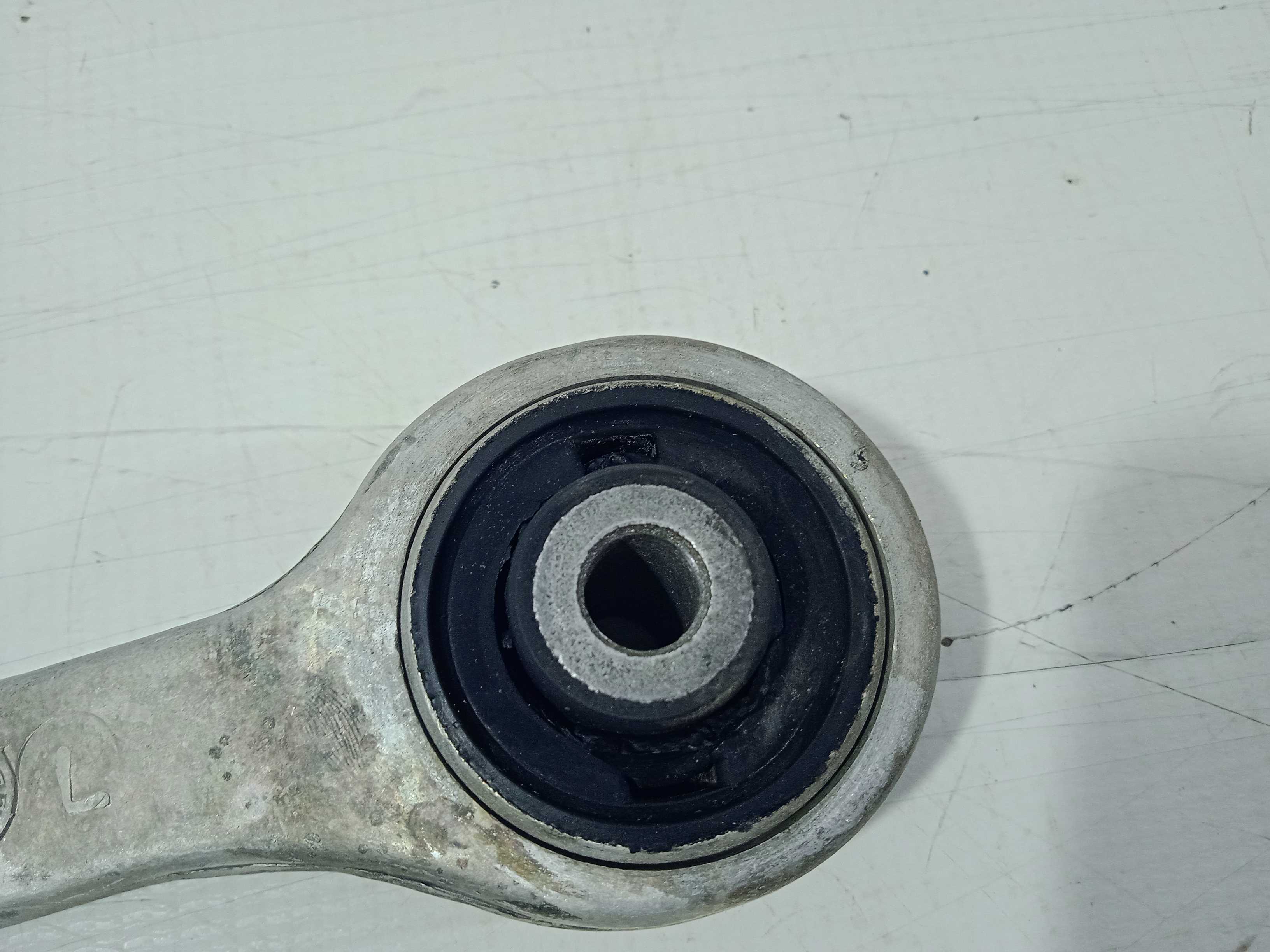 Braço Da Suspensão Superior Anterior D.esq Audi A4 Passat 2