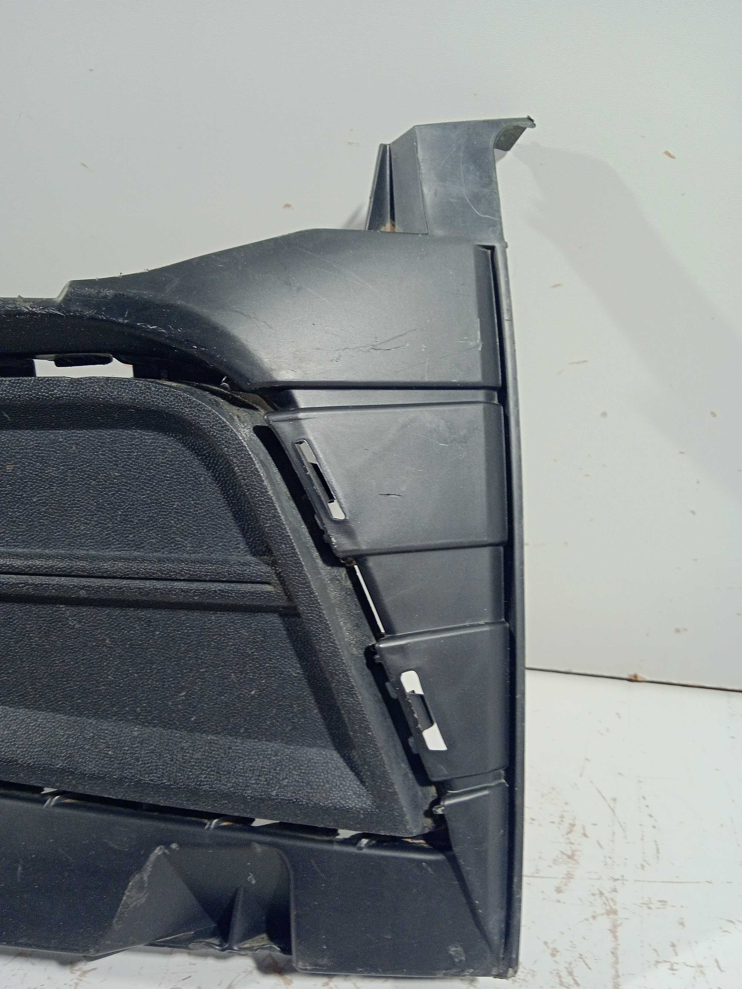 Grade Farol Milha L/e Vw Polo Msi 2018 Usado Original 4