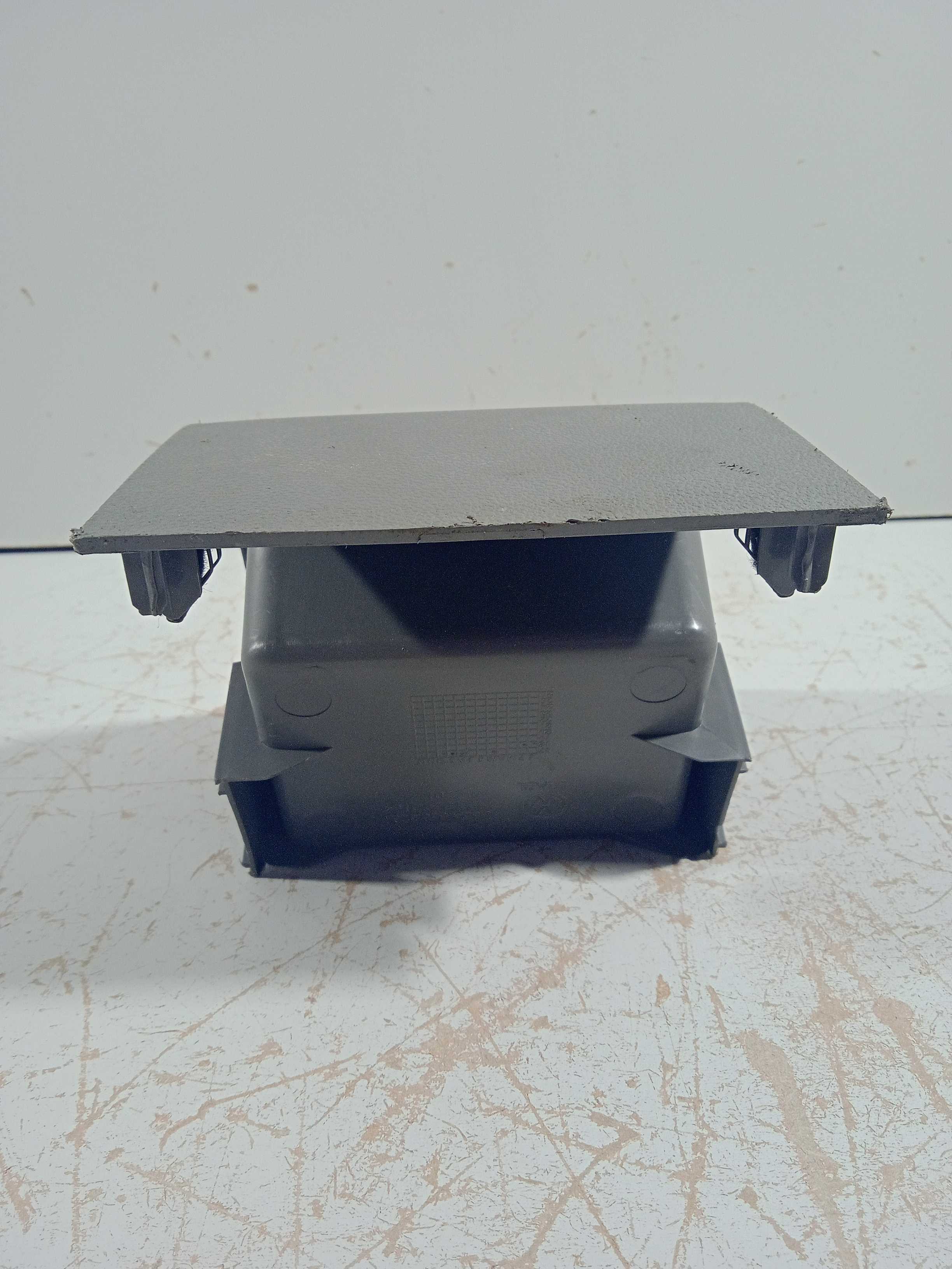 Porta Objetos Console Vw Polo Msi 2014 Usado Original 4