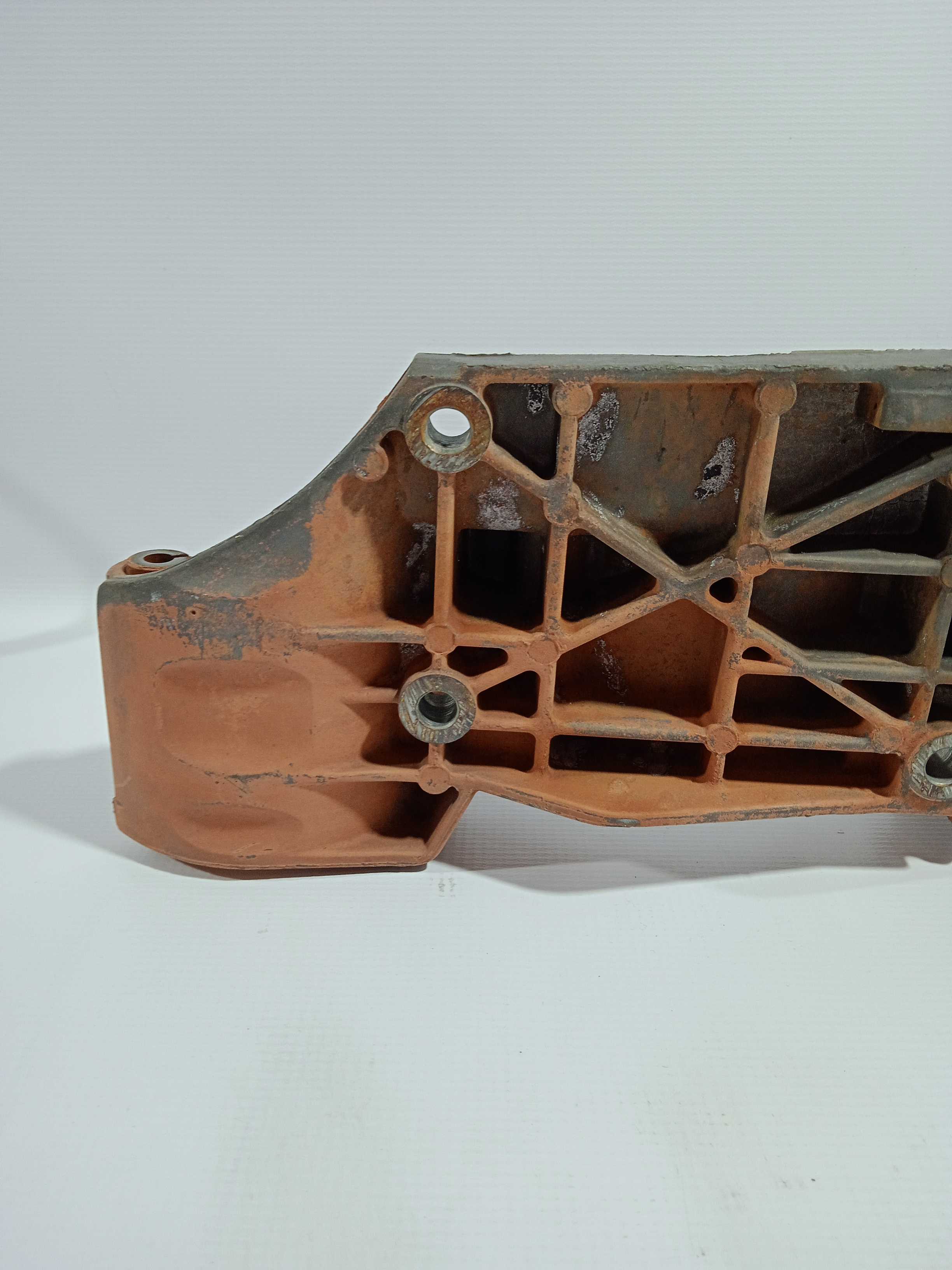 Suporte Alternador Vw Bora 2008 2.0 8v Usado Original 6
