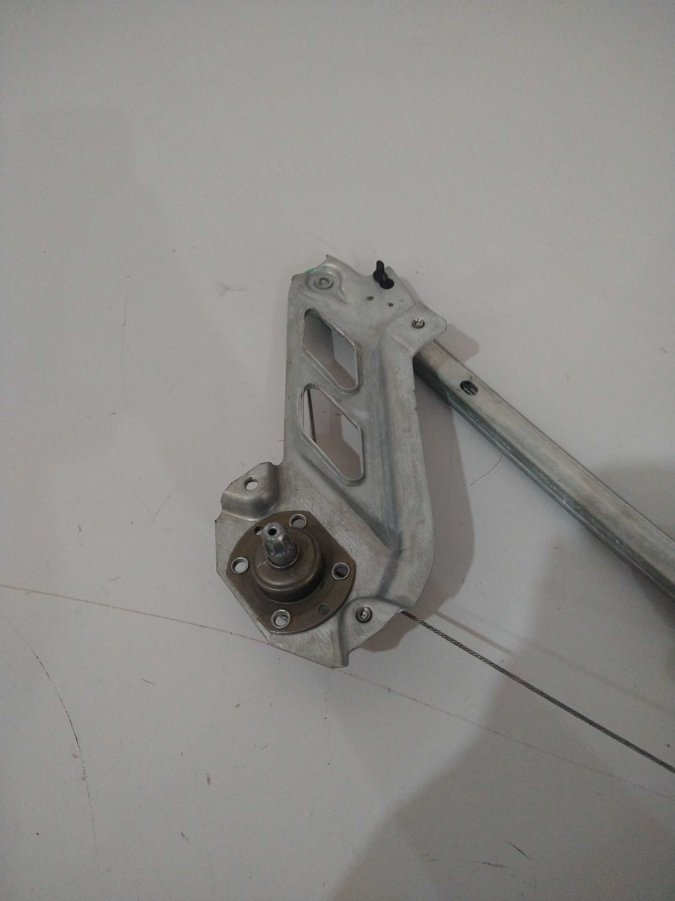 Maquina De Vidro Manual Traseira L/e Corsa 98 Usado Original