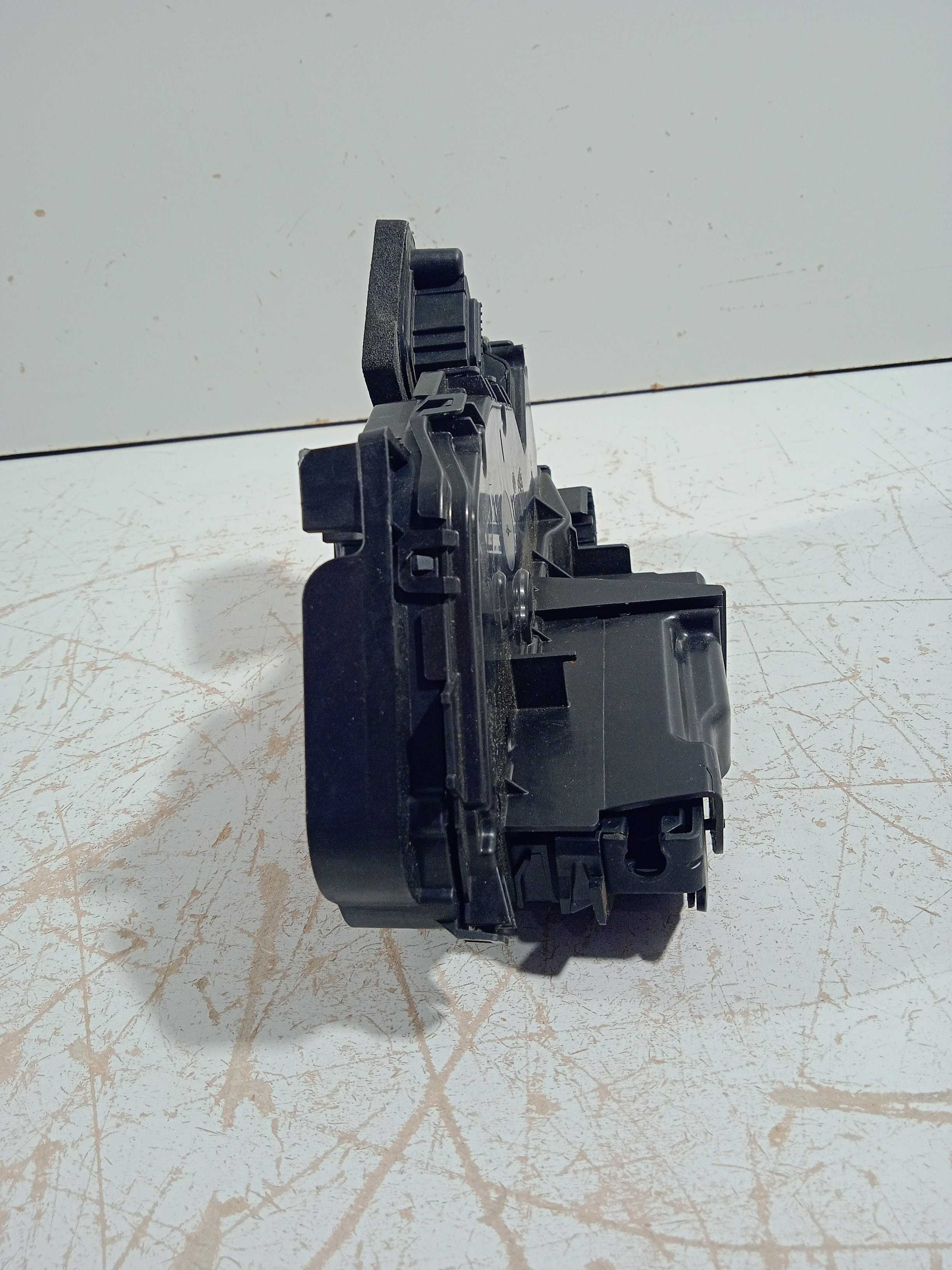 Fechadura Dianteira L/e Polo Msi 1.6 2018 Usado Original 2