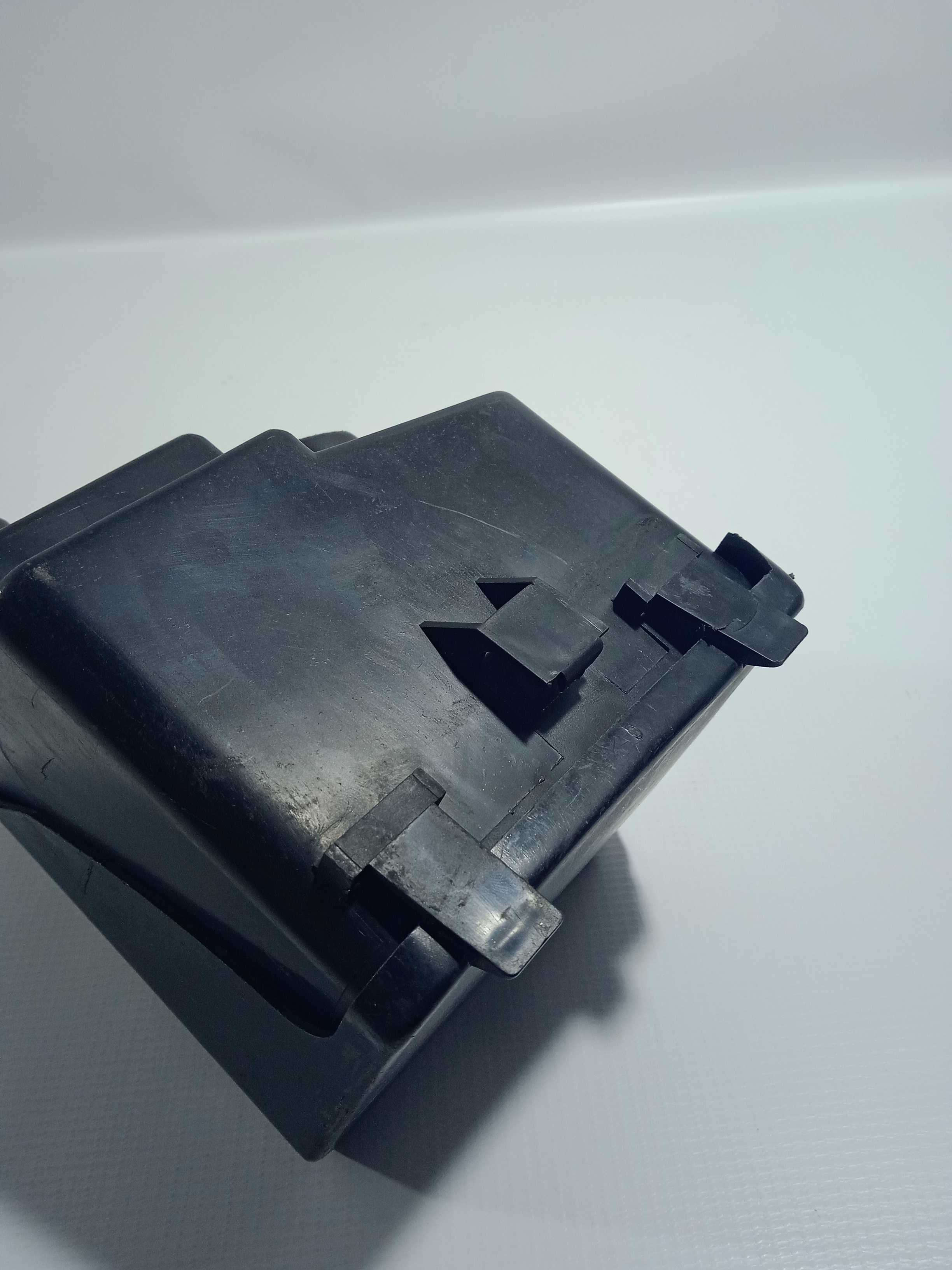 Tampa Porta Reles Clio 96/99 Usado Original 5