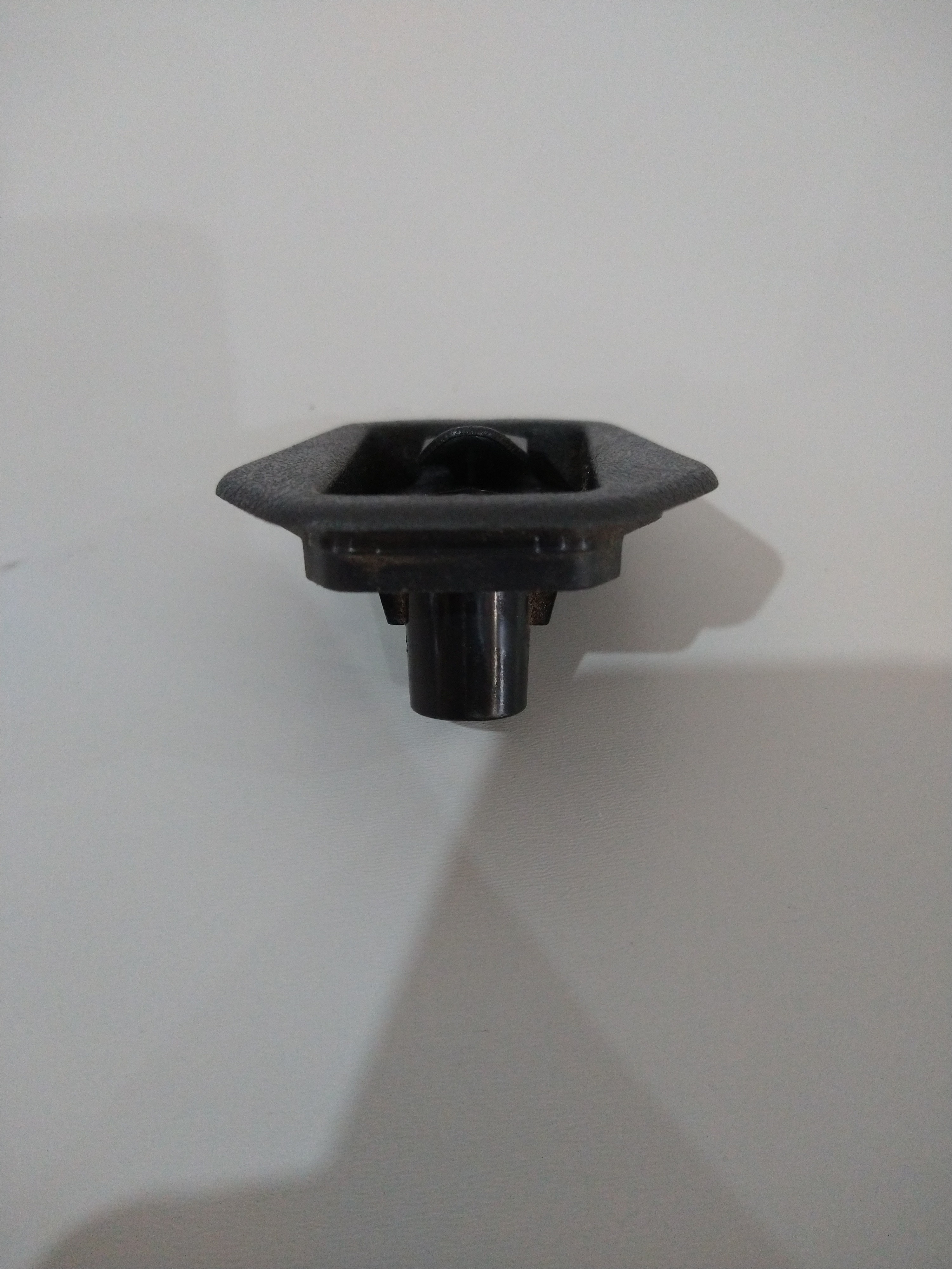 Trava Grampo Porta Malas Pajero Tr4 2012 Usado Original 4