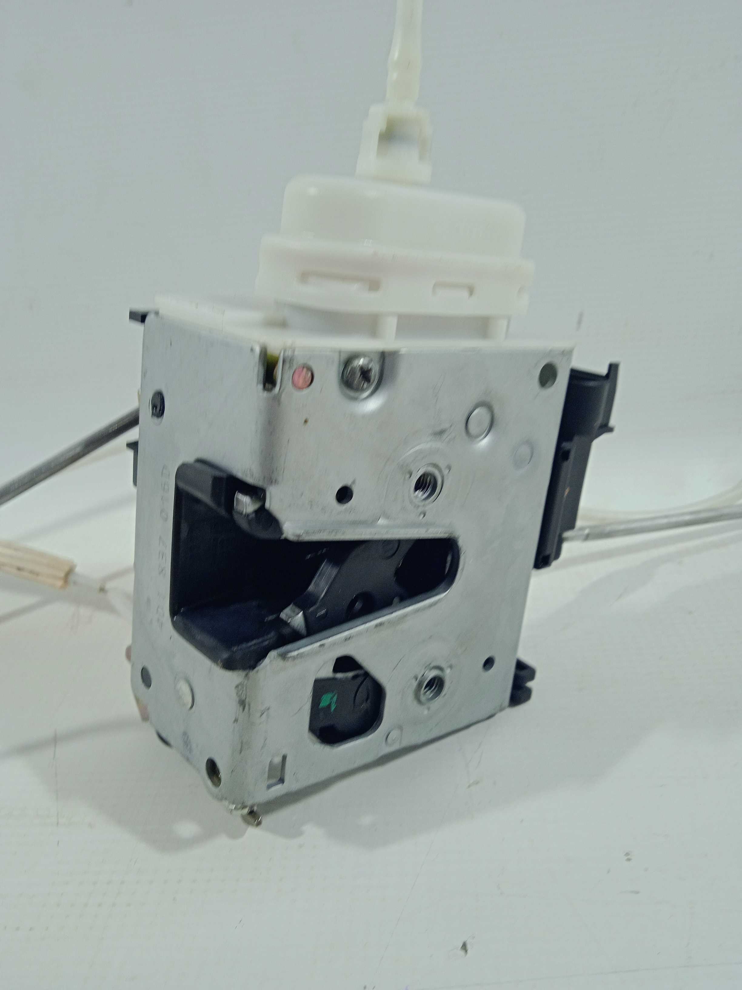 Fechadura Pneumatica Audi A4  Dianteira Direita 2001