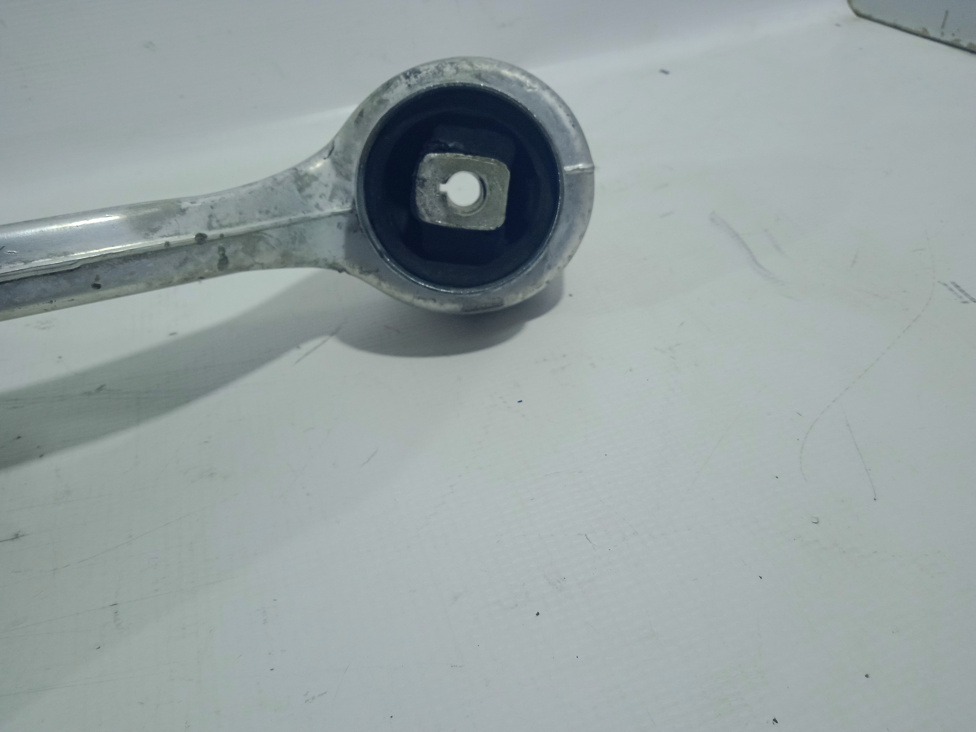 Braço Curvo Inferior Dianteiro Direito Audi A4 V6 2.4 2001