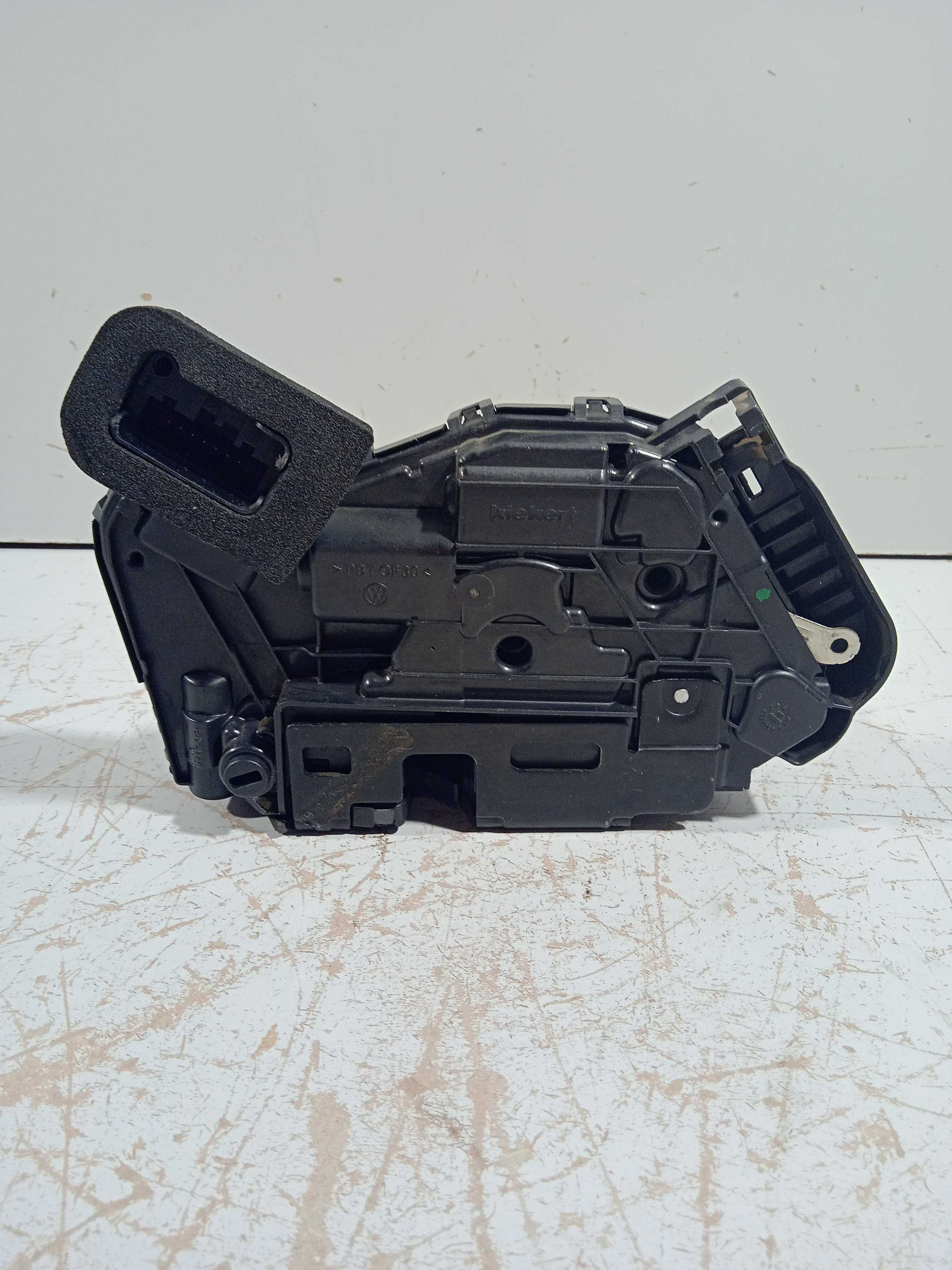 Fechadura Traseira L/e Polo Msi 1.6 2018 Usado Original