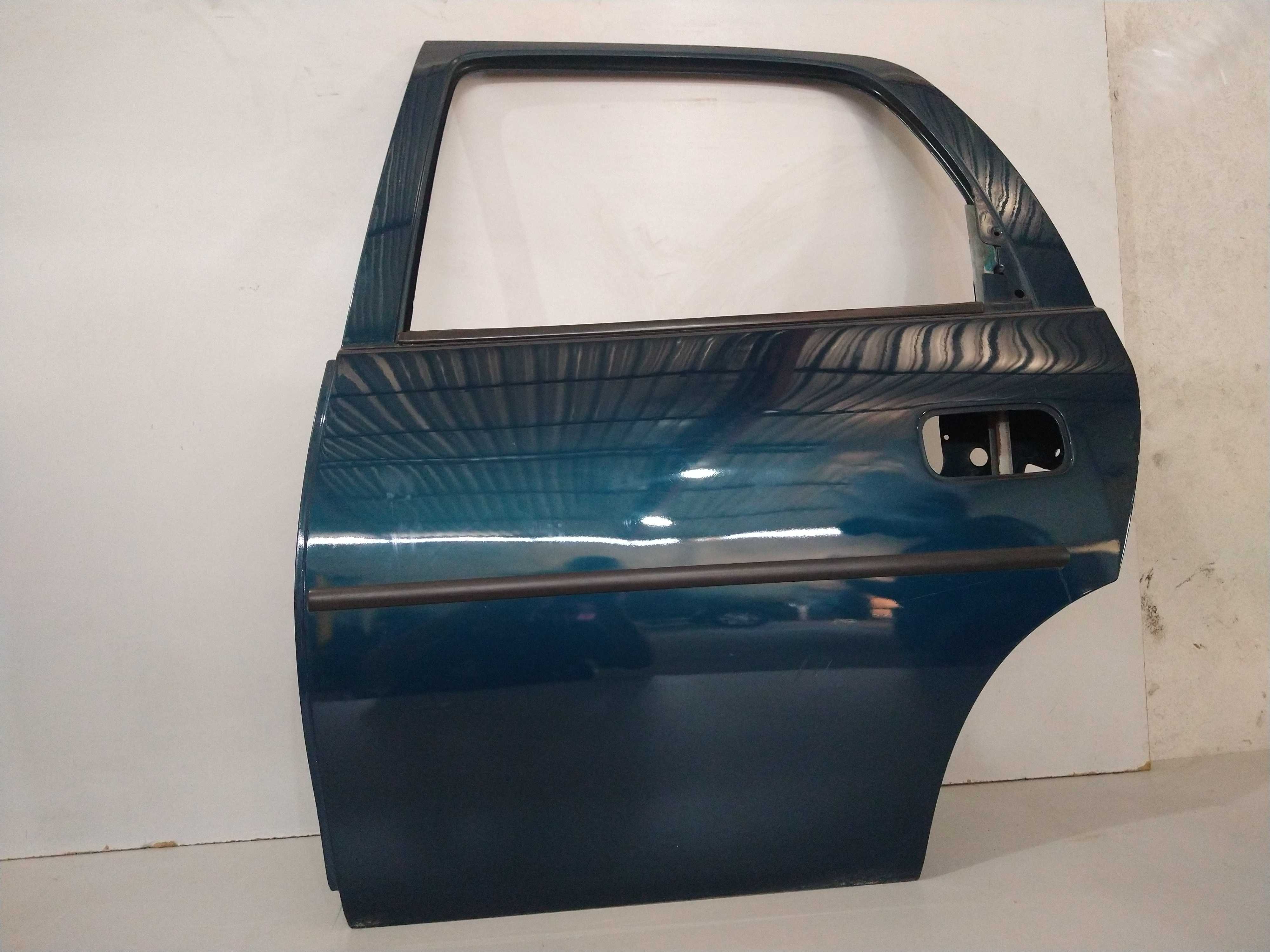 Porta Trasei. Esquerda Gm Corsa Sedan 98 1.0 Usado Original. Azul Traseira Esquerda 3