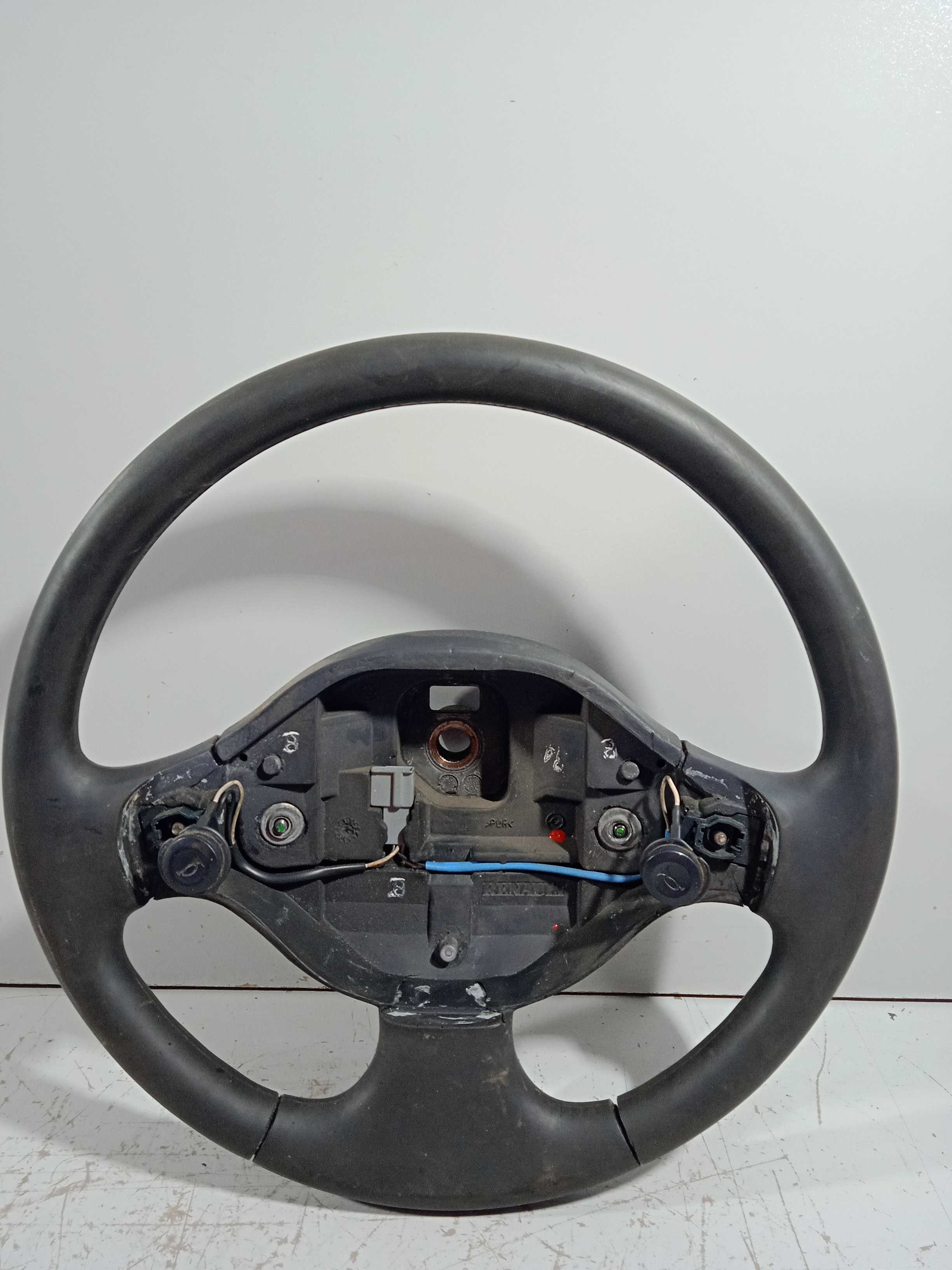 Volante do motorista Renault Clio 1.0 16v 2004 Usado