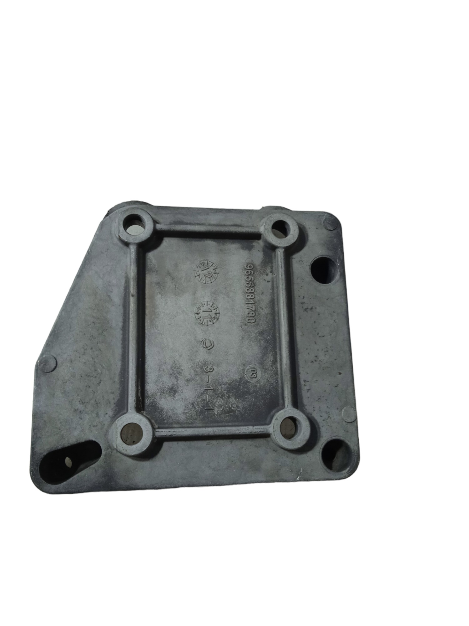 Suporte Do Compressor Peugeot Hoggar 1.4 2013 Usado 4