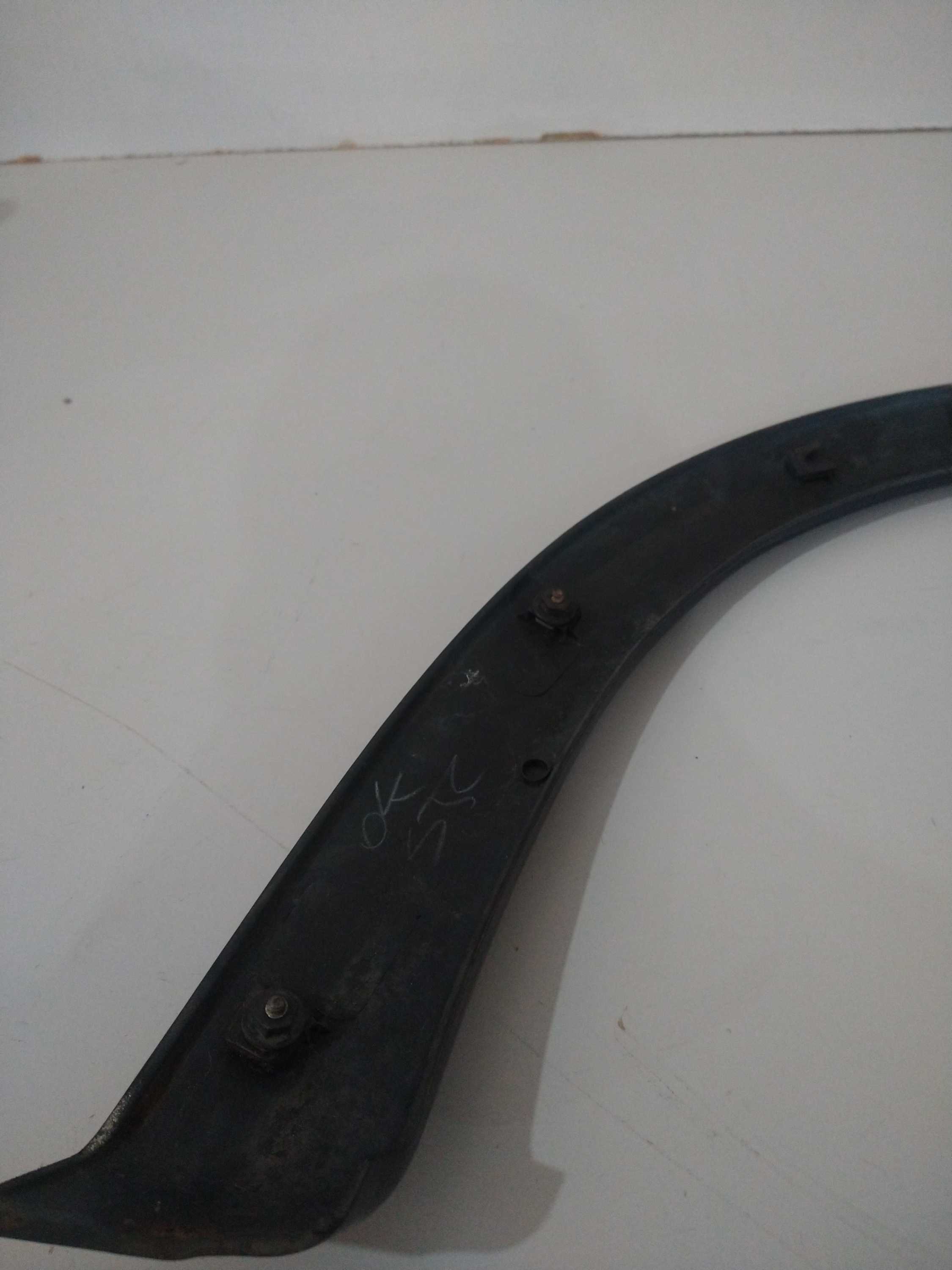 Moldura Acabamento Lateral L/d Corsa Sedan 98 Usado Original Azul 2
