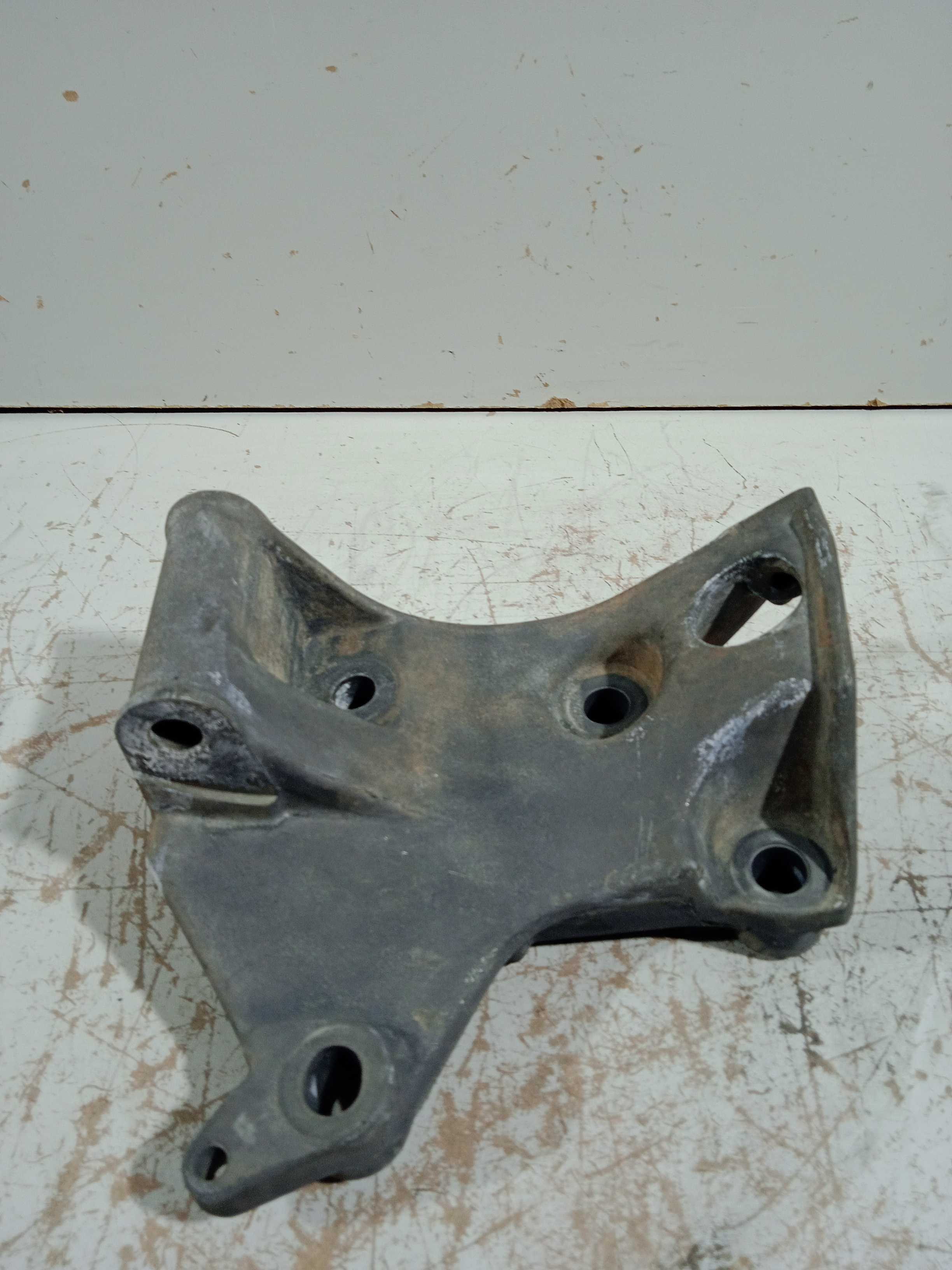 Suporte Do Alternador Clio 1.0 16v Usado