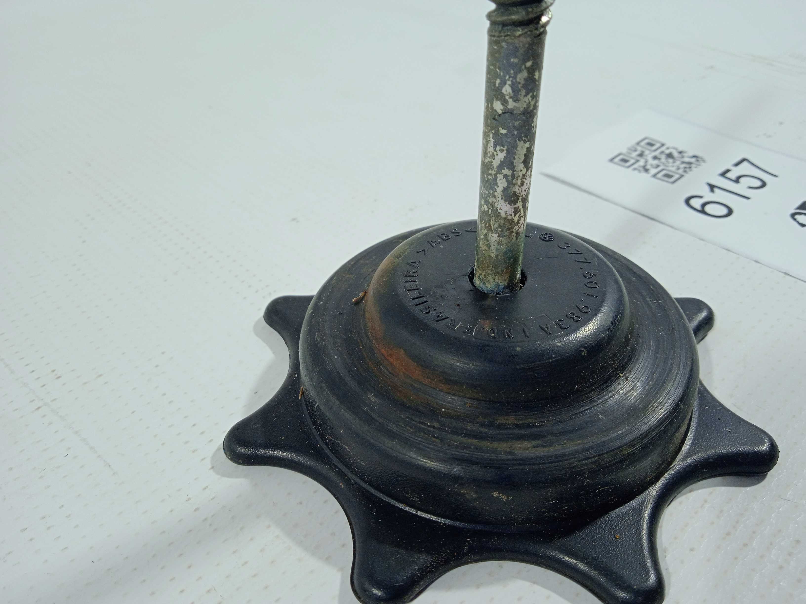 Parafuso Do Estepe Vw Gol G5 Usado Original 3