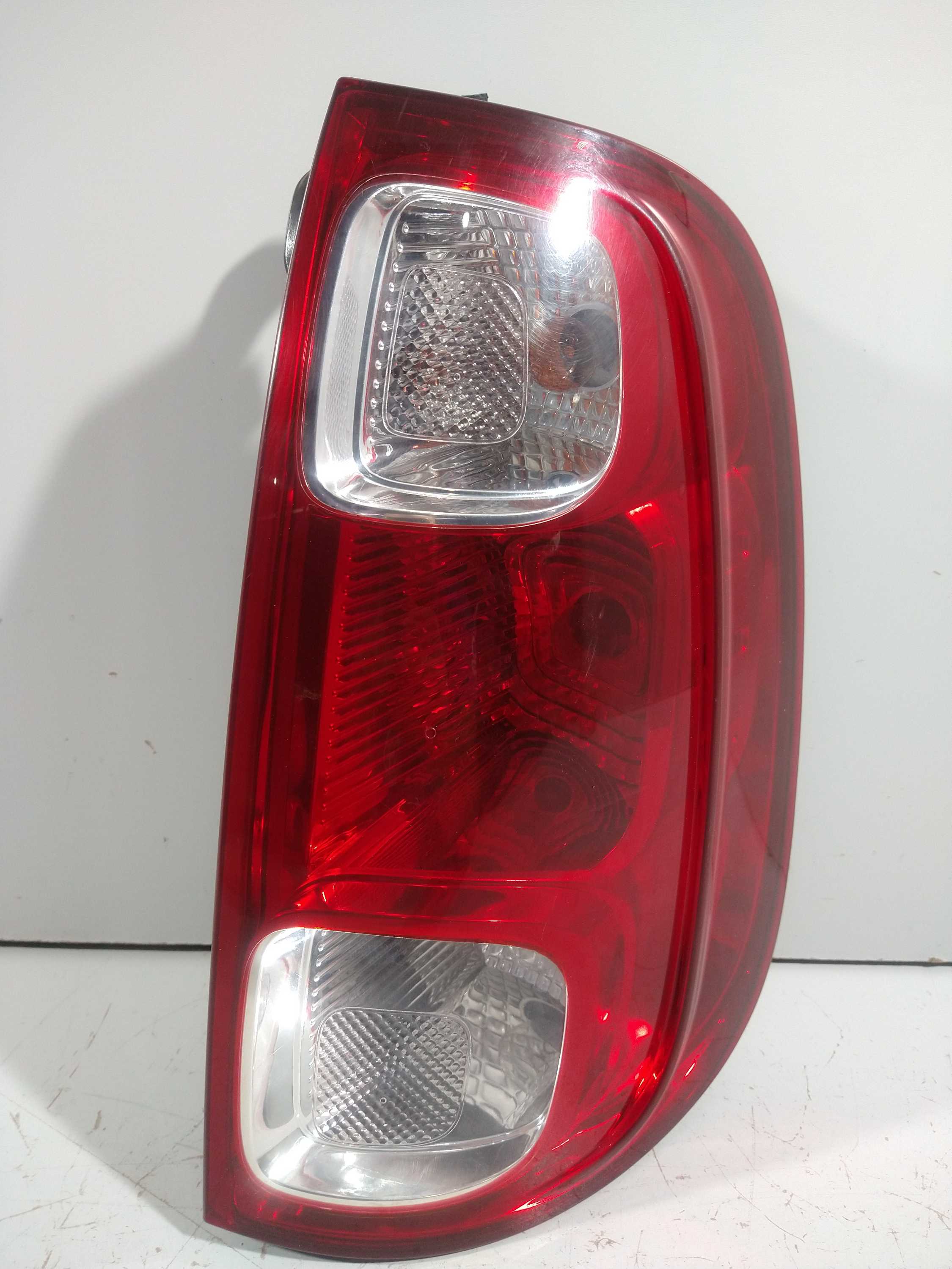 Lanterna Traseira L/d Fiat Uno Vivace 2013 Usado Original 2