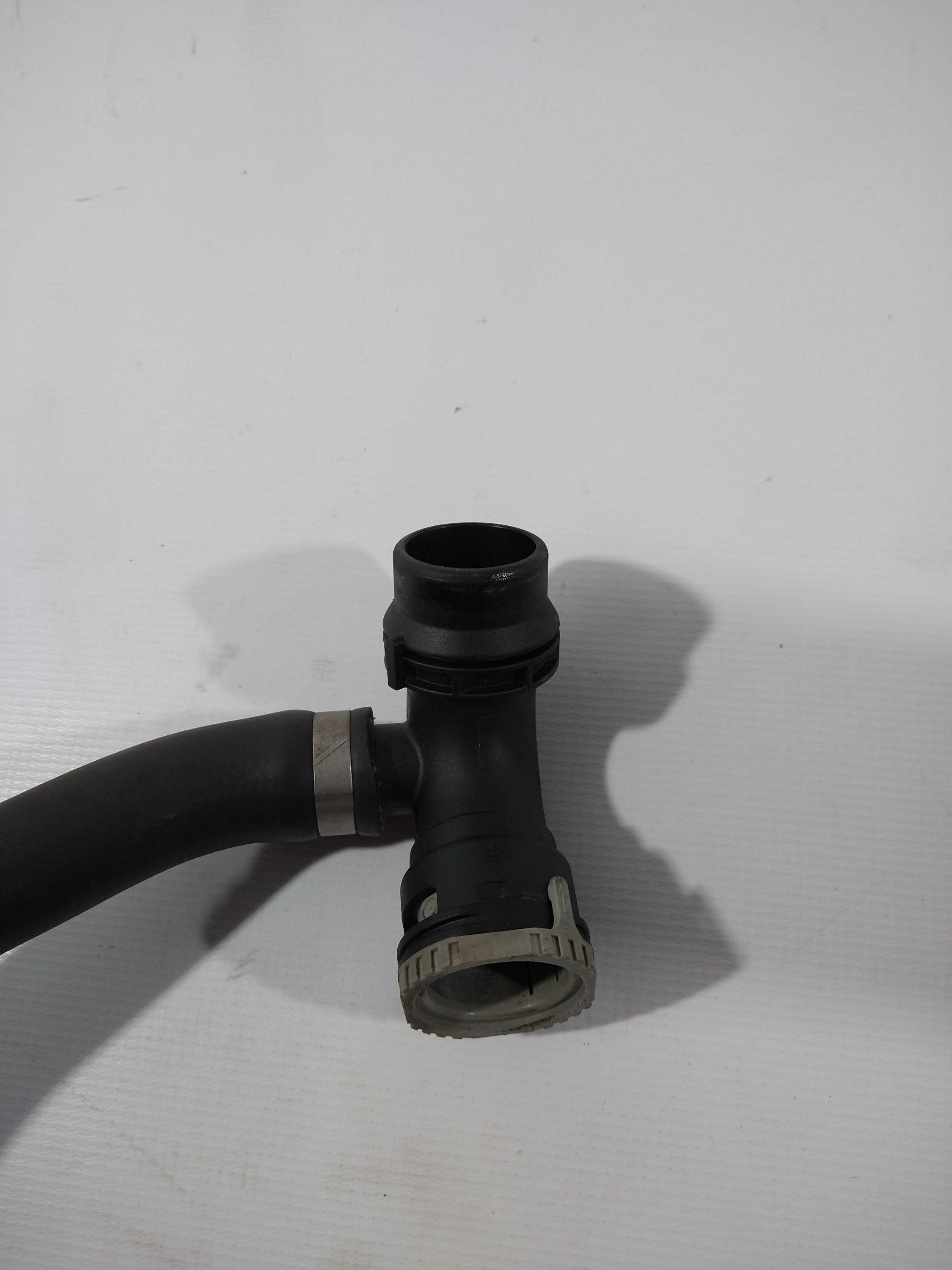Mangueira Inferior Volvo S60 S80 V60 Xc70 Xc 90 3.2 6cc Usad 3