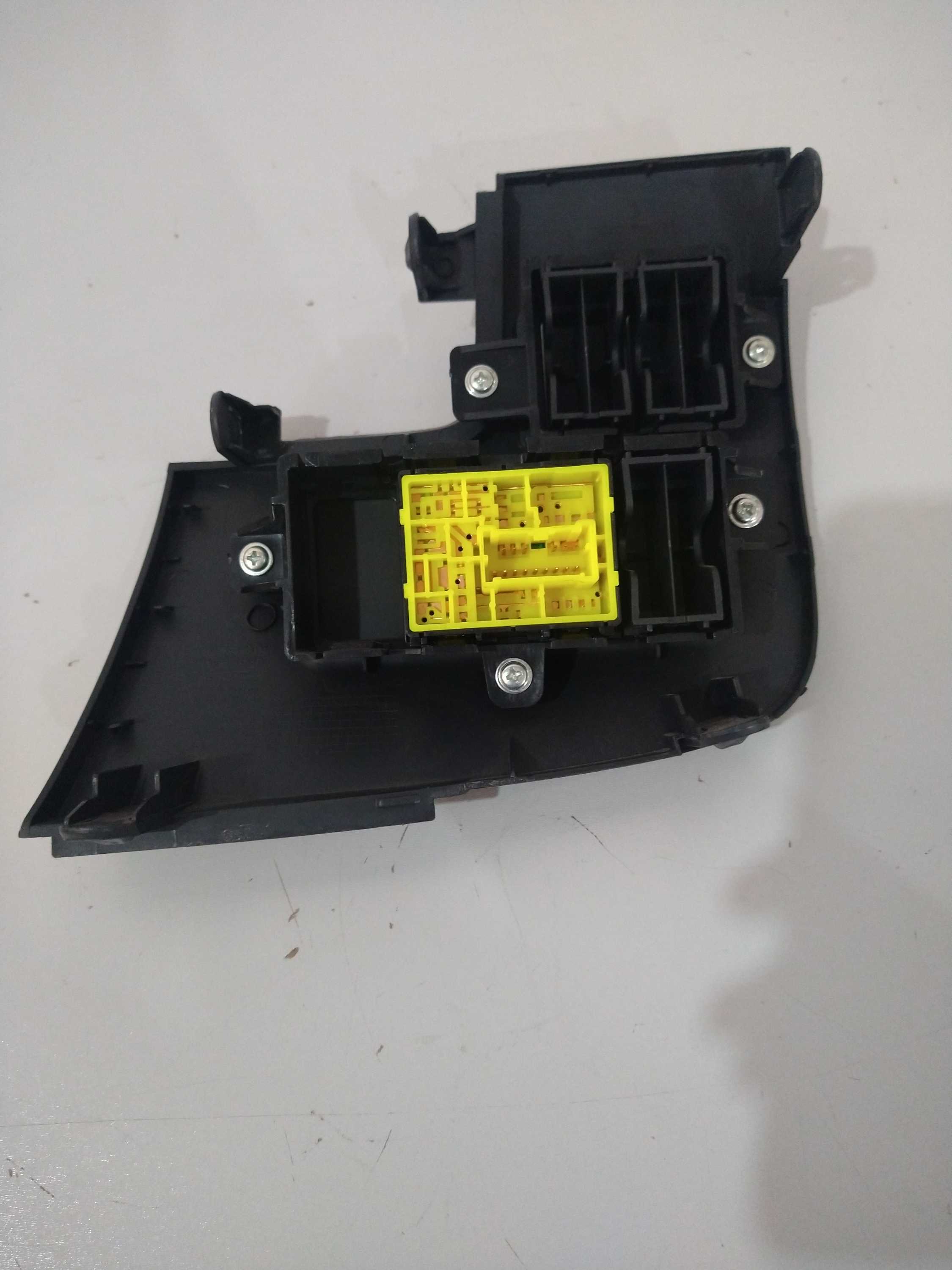 Moldura Painel Comando Retrovisor March/versa 4