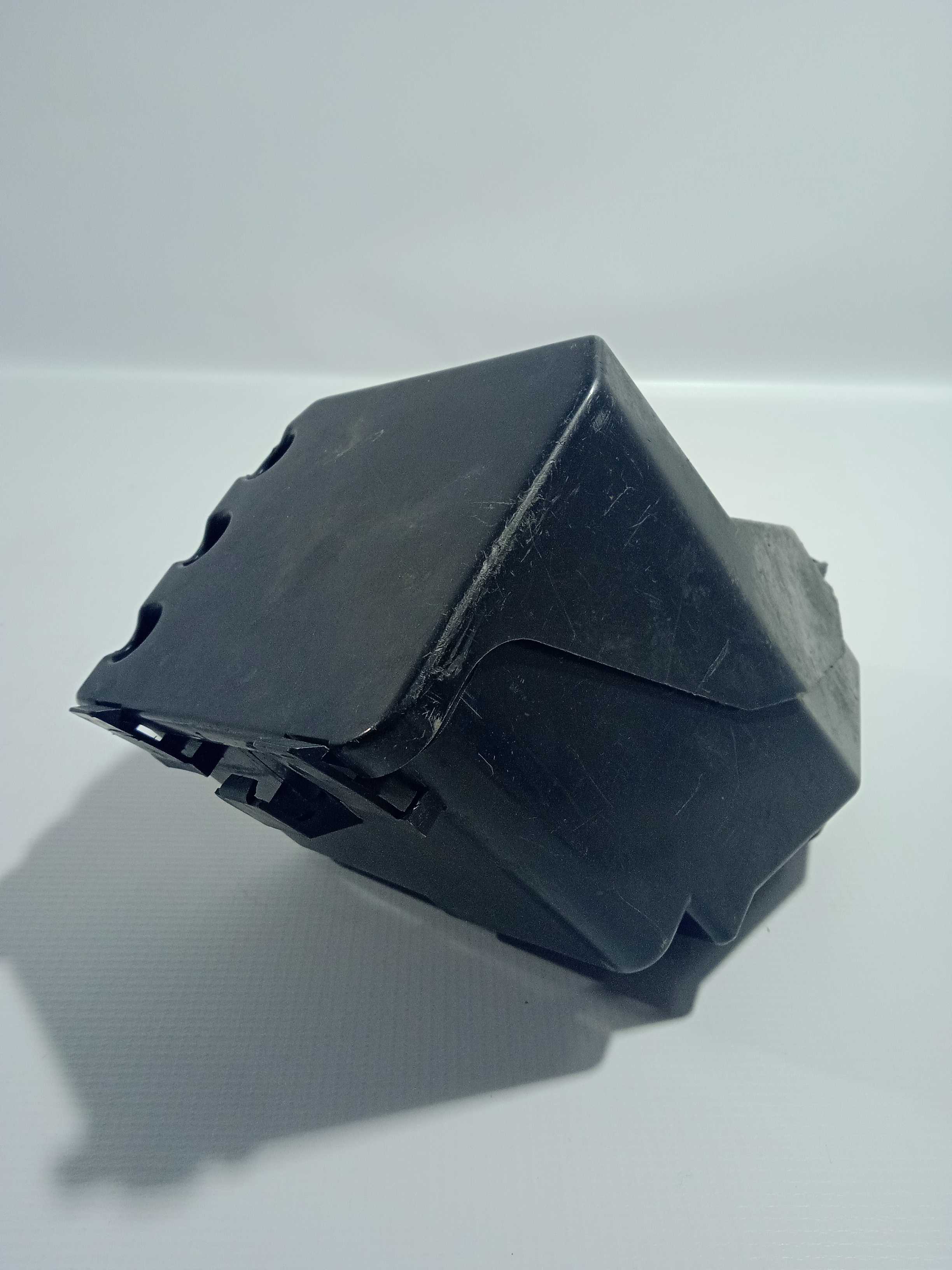 Tampa Porta Reles Clio 96/99 Usado Original 2