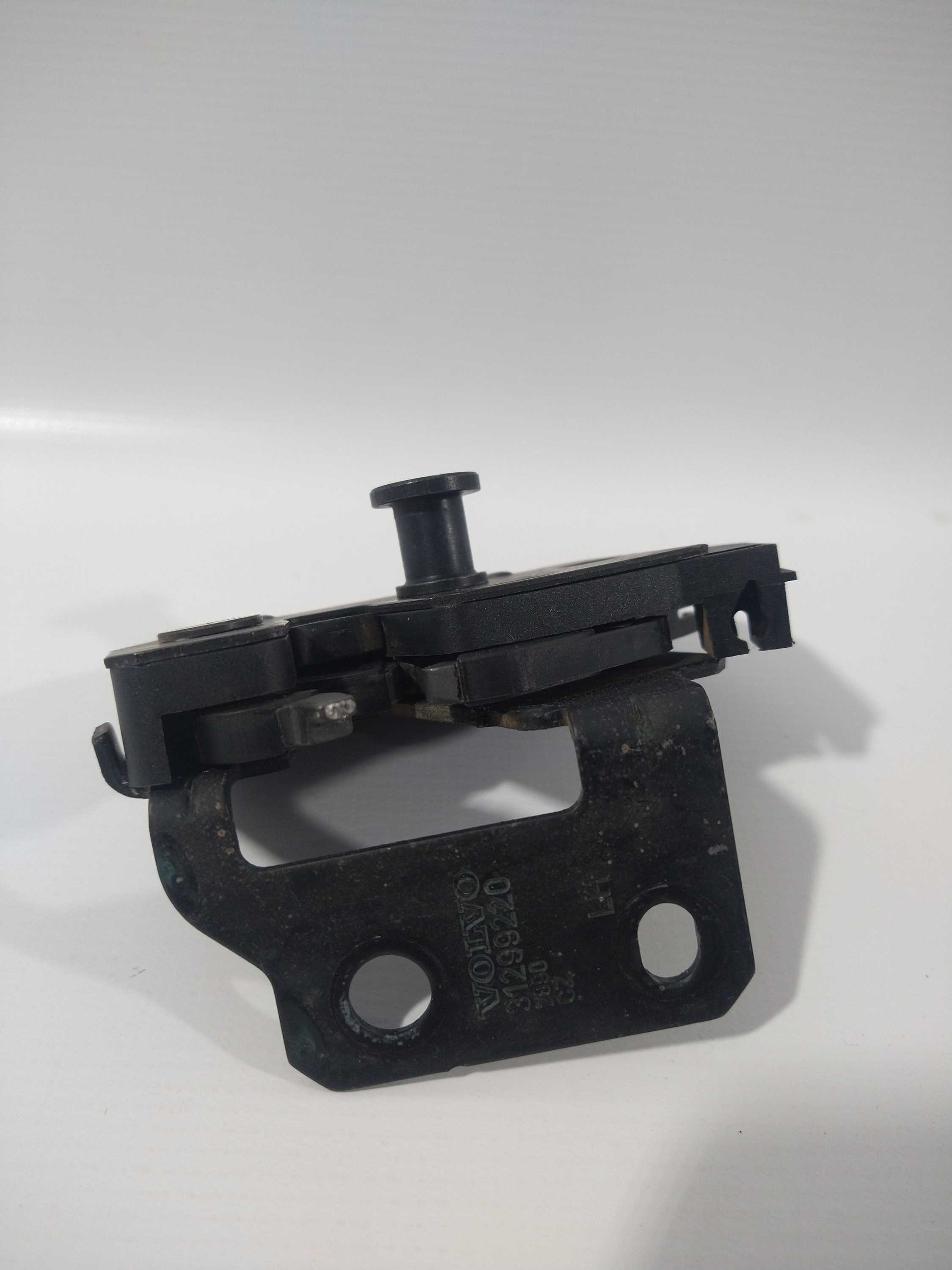 Fechadura Do Capo Volvo Xc90 3.2 2010 L/e Usado Original 3