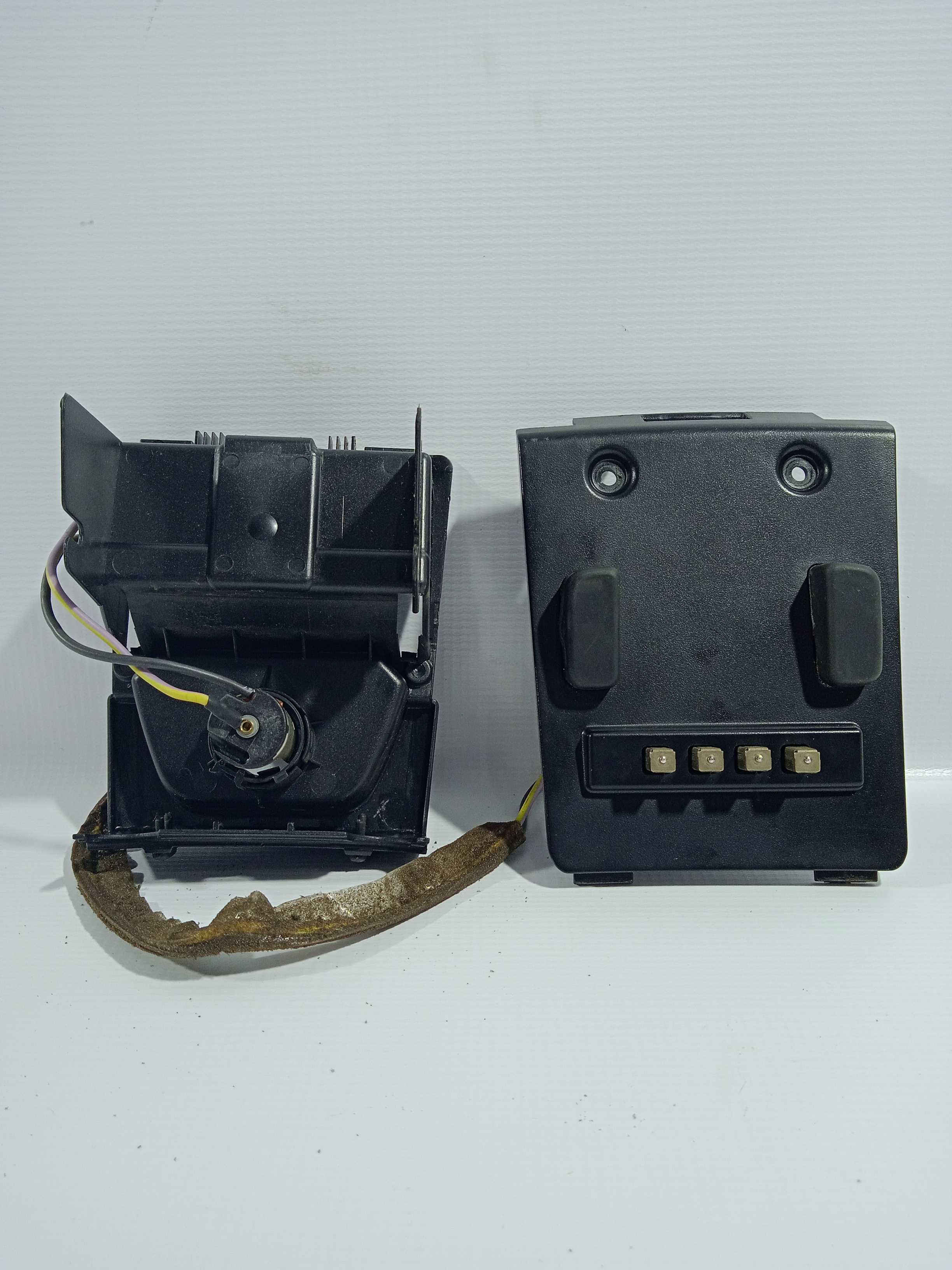 Terminal Tomada 12v Volvo Xc90 2010 Usado Original 3