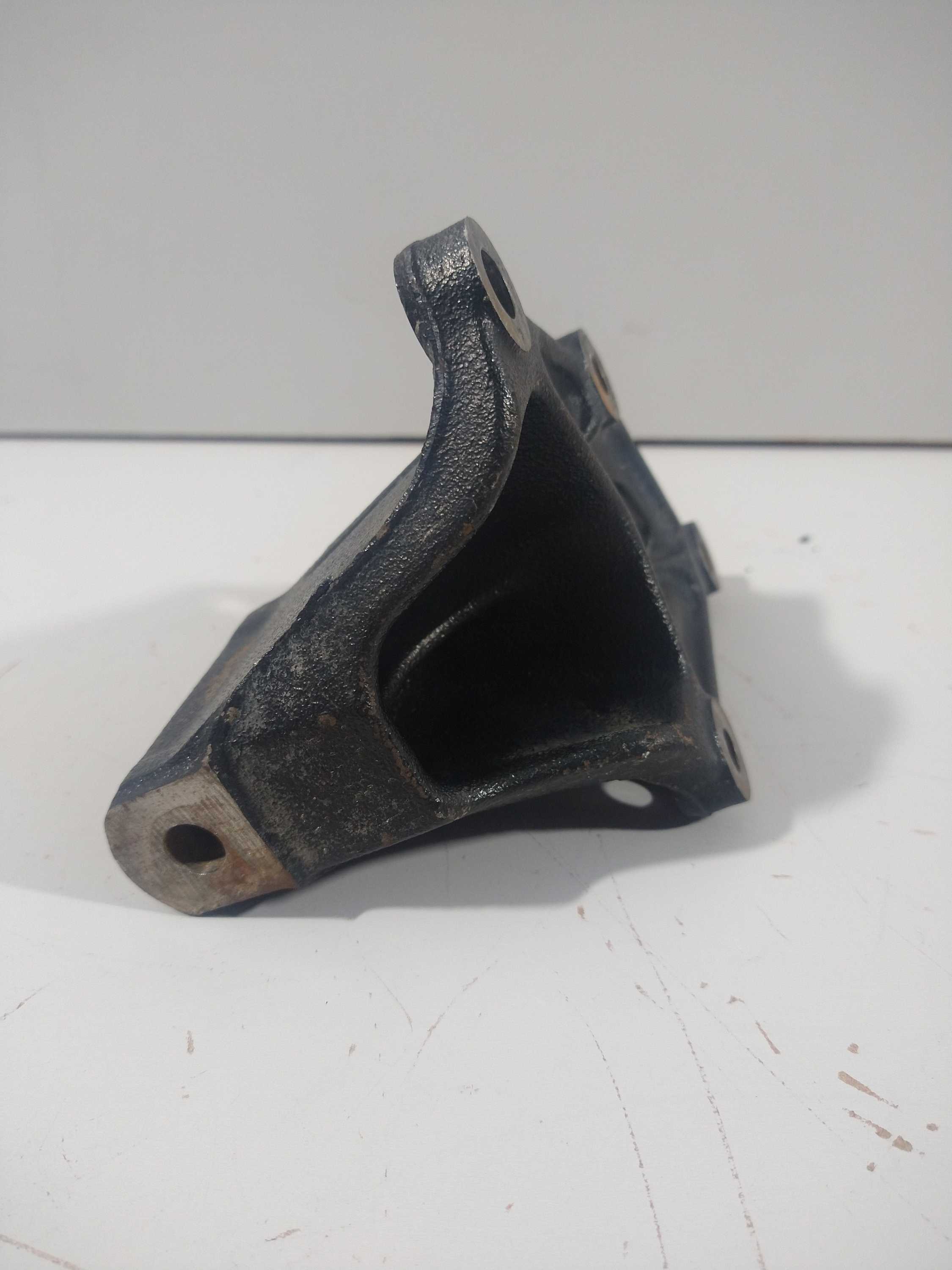 Suporte Inferior Da Bomba Hidráulica Toyota Corolla 99 1.8 U 5