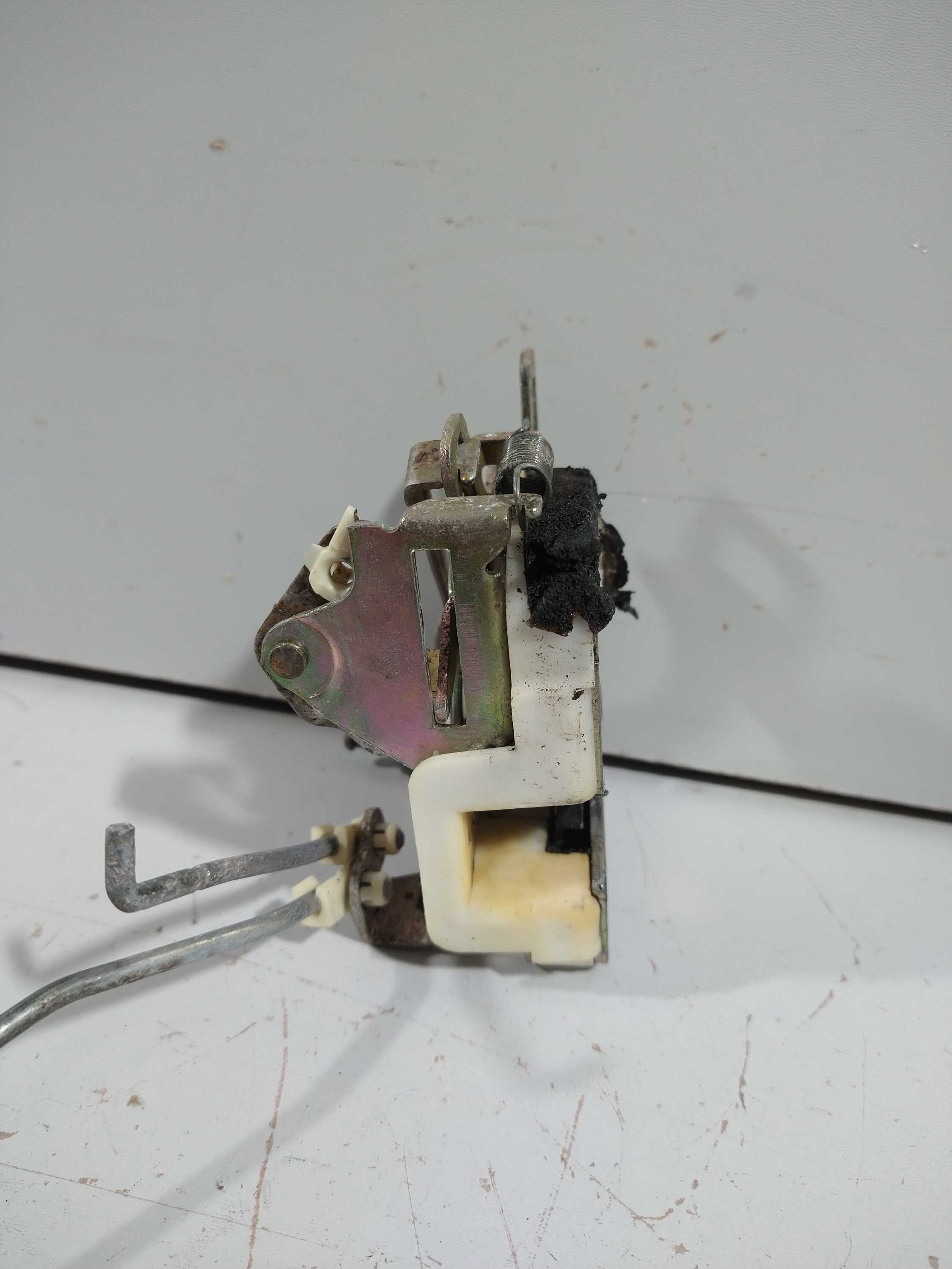 Fechadura Manual Porta Dianteira L/d Hyundai H100 1997 Usado 2