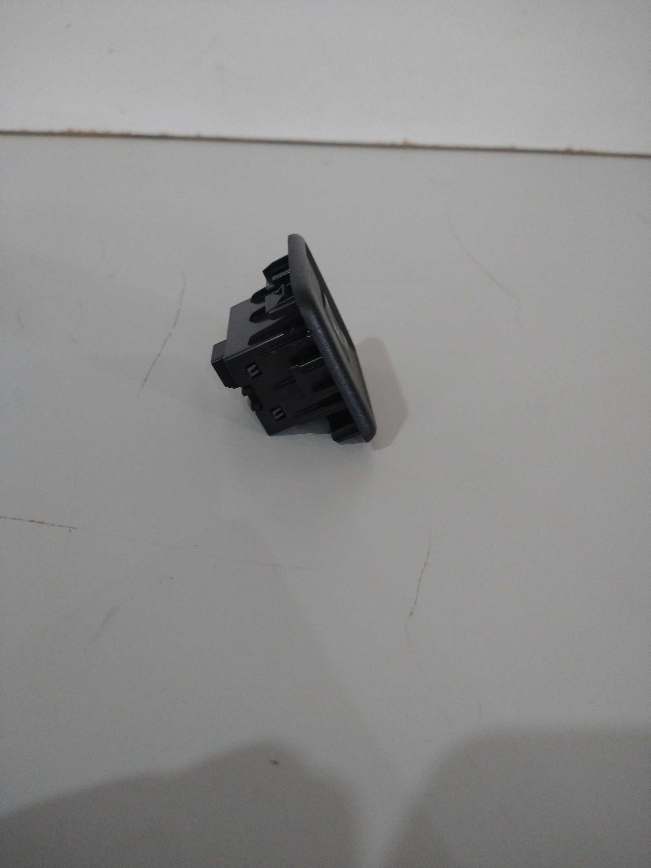 Botão Vidro Elétrico L/d Sandero 2016 Usado Original 2