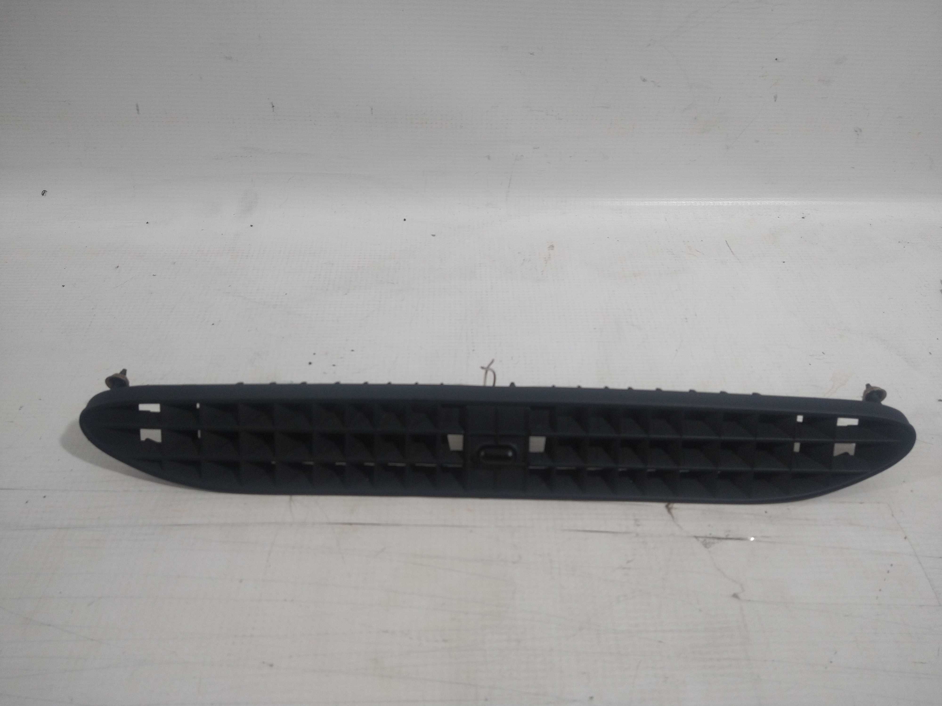 Grade Painel Para-brisa Audi A4 2001