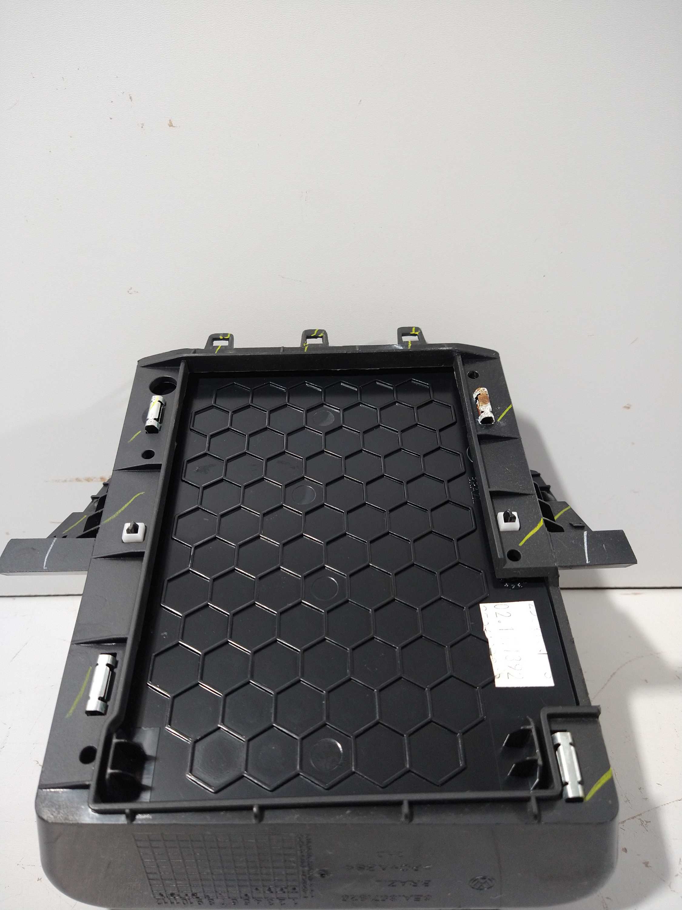 Porta Treco Dianteiro Console Central Vw Polo Msi 2018 Usado 5