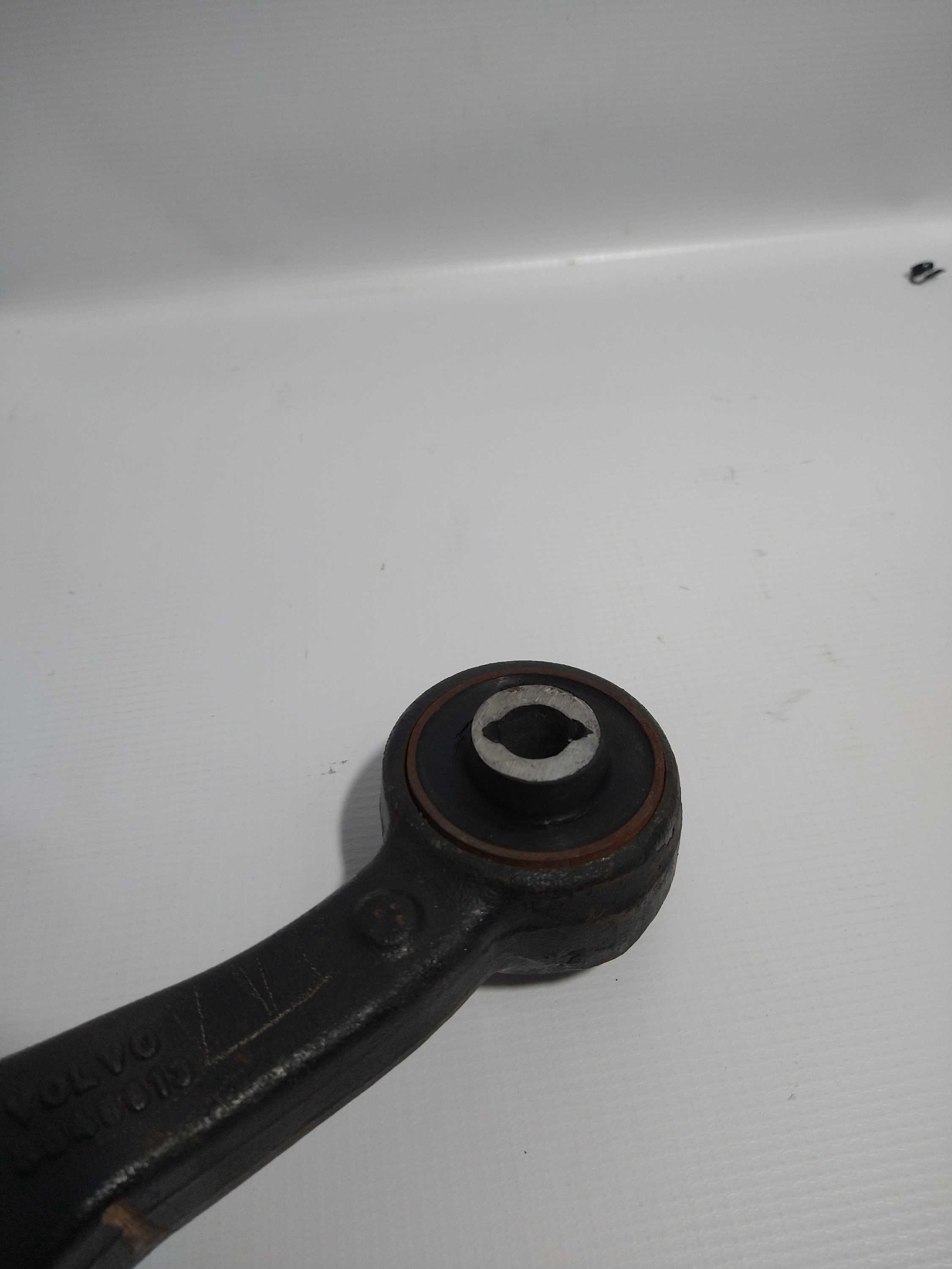 Bandeja Suspensão Dianteira Esquerda Xc90 2010 Usado Ori