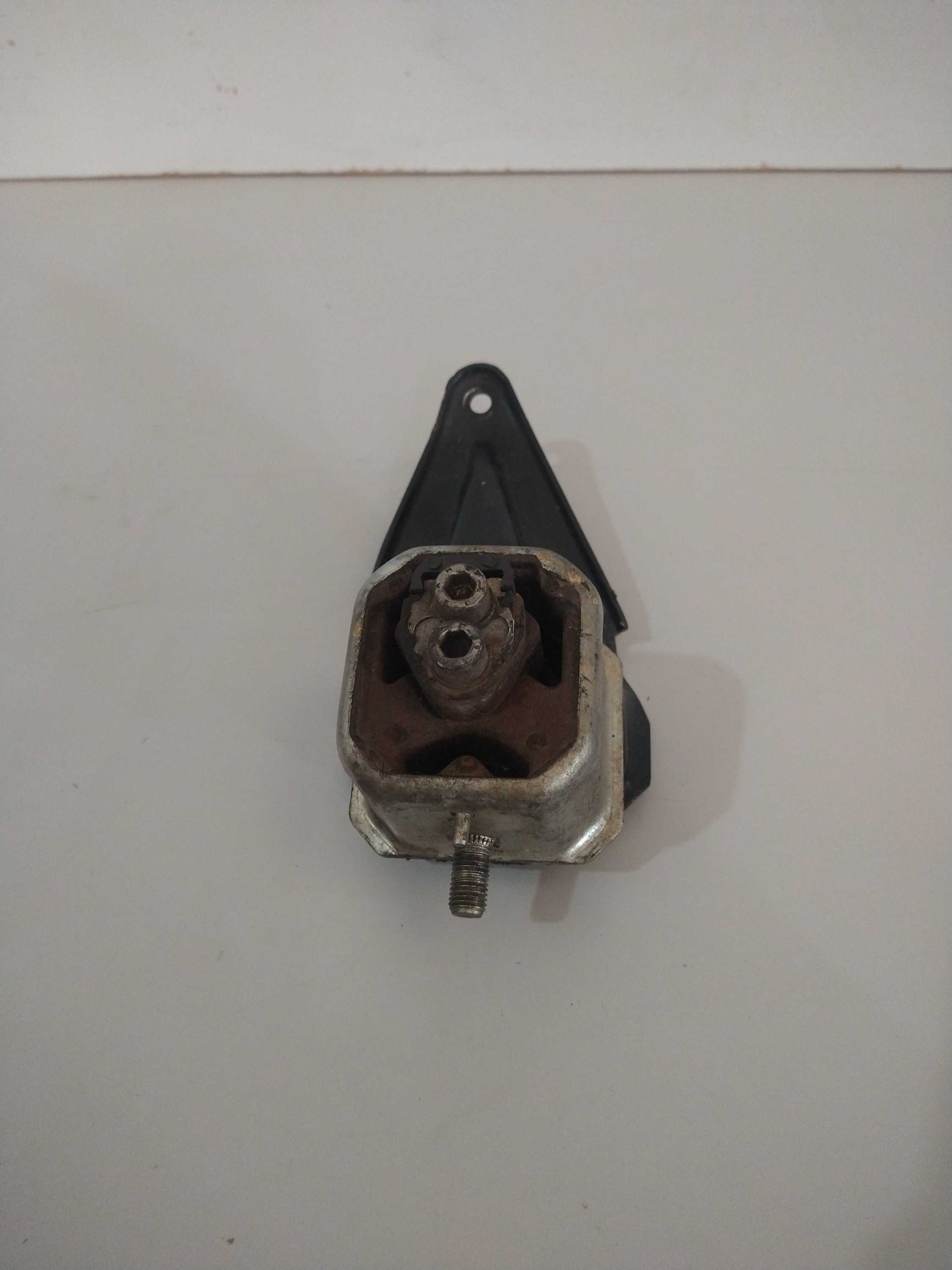 Suporte Do Coxim Do Motor 1.0 8v Gol Bola 1997 Usado L/d 2