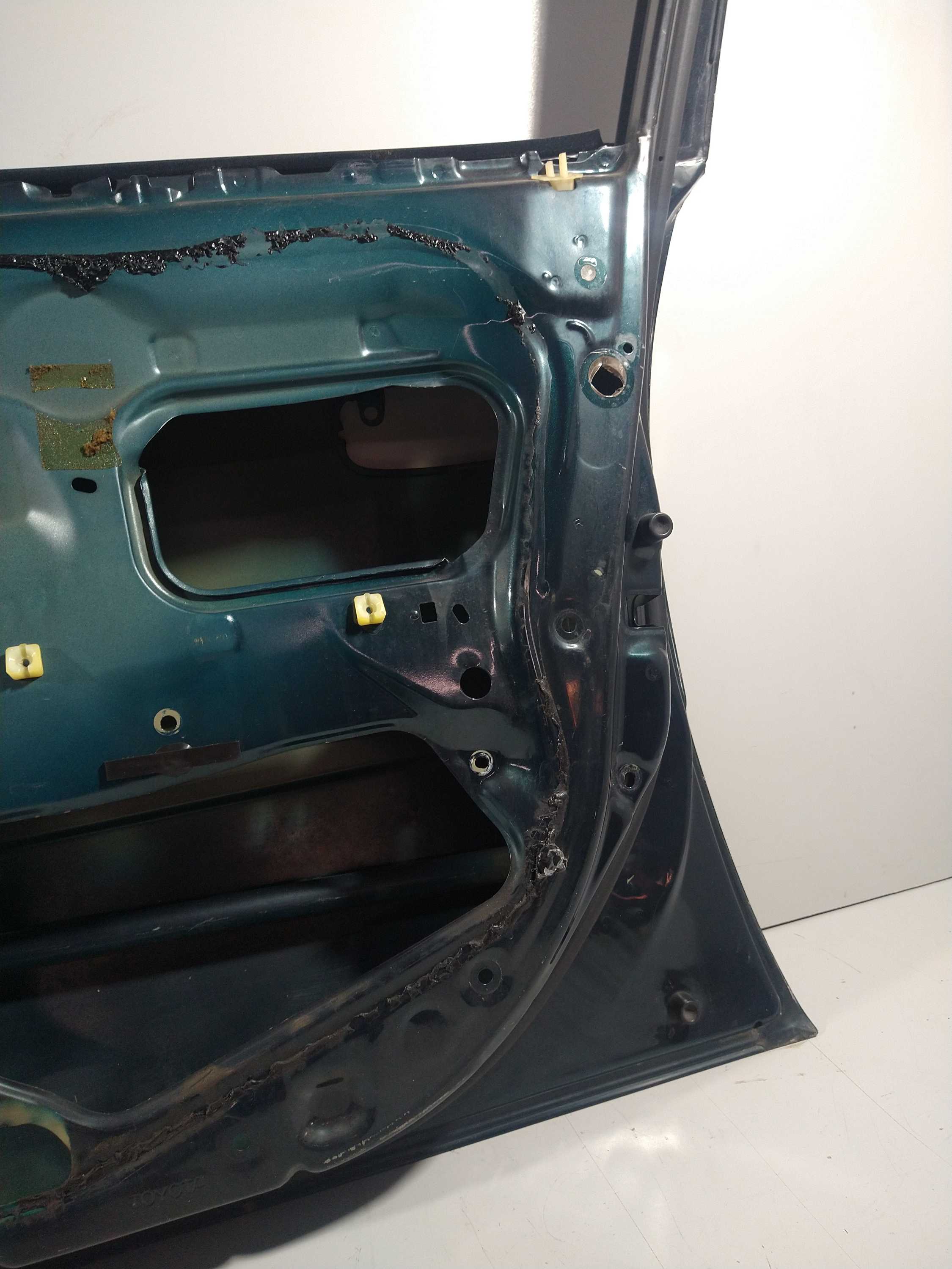Porta Dianteira Direita Toyota Corolla Xei 99 Usado Original Dianteira Direita Verde-escuro 9