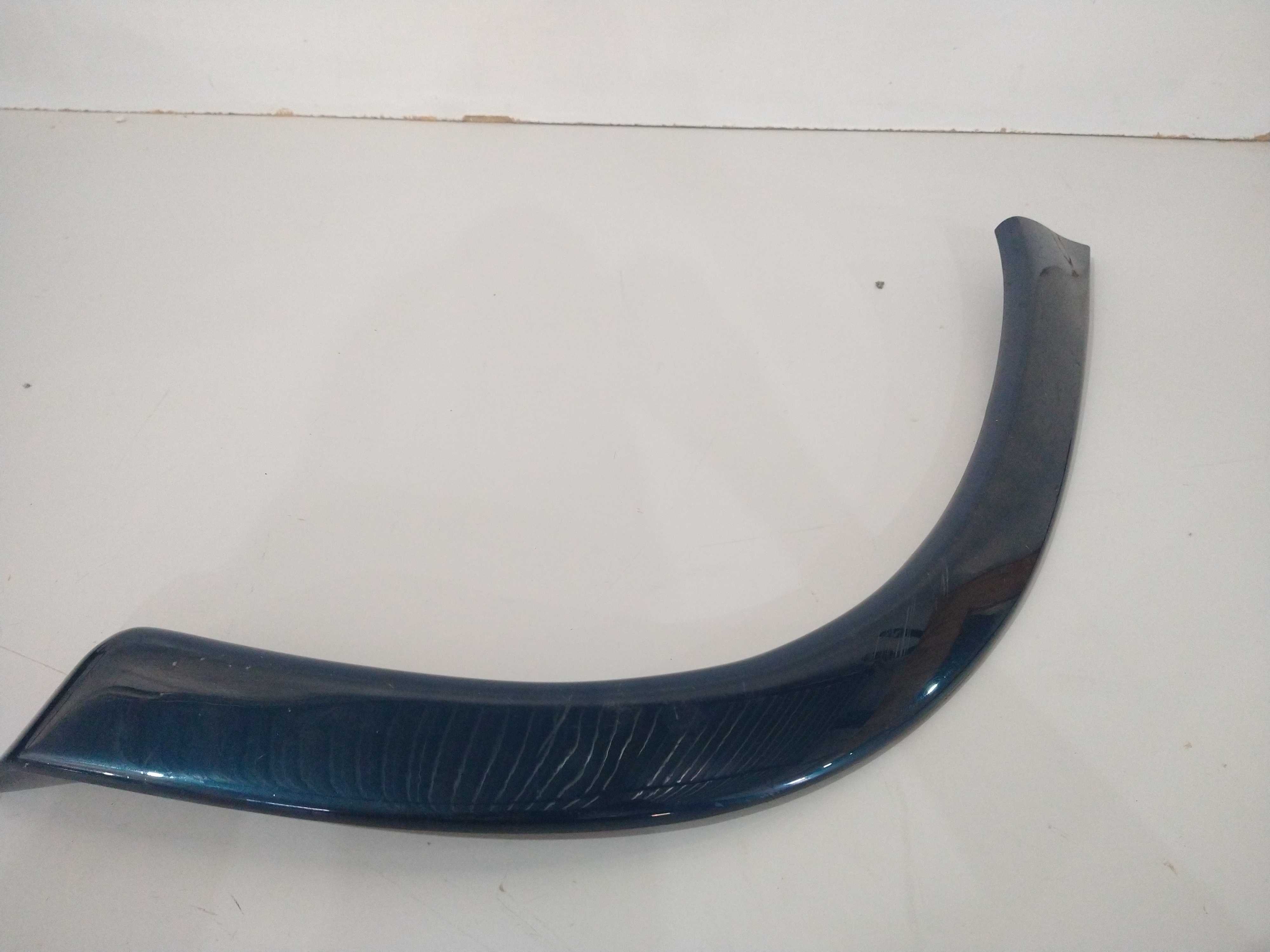 Moldura Acabamento Lateral L/d Corsa Sedan 98 Usado Original Azul 4