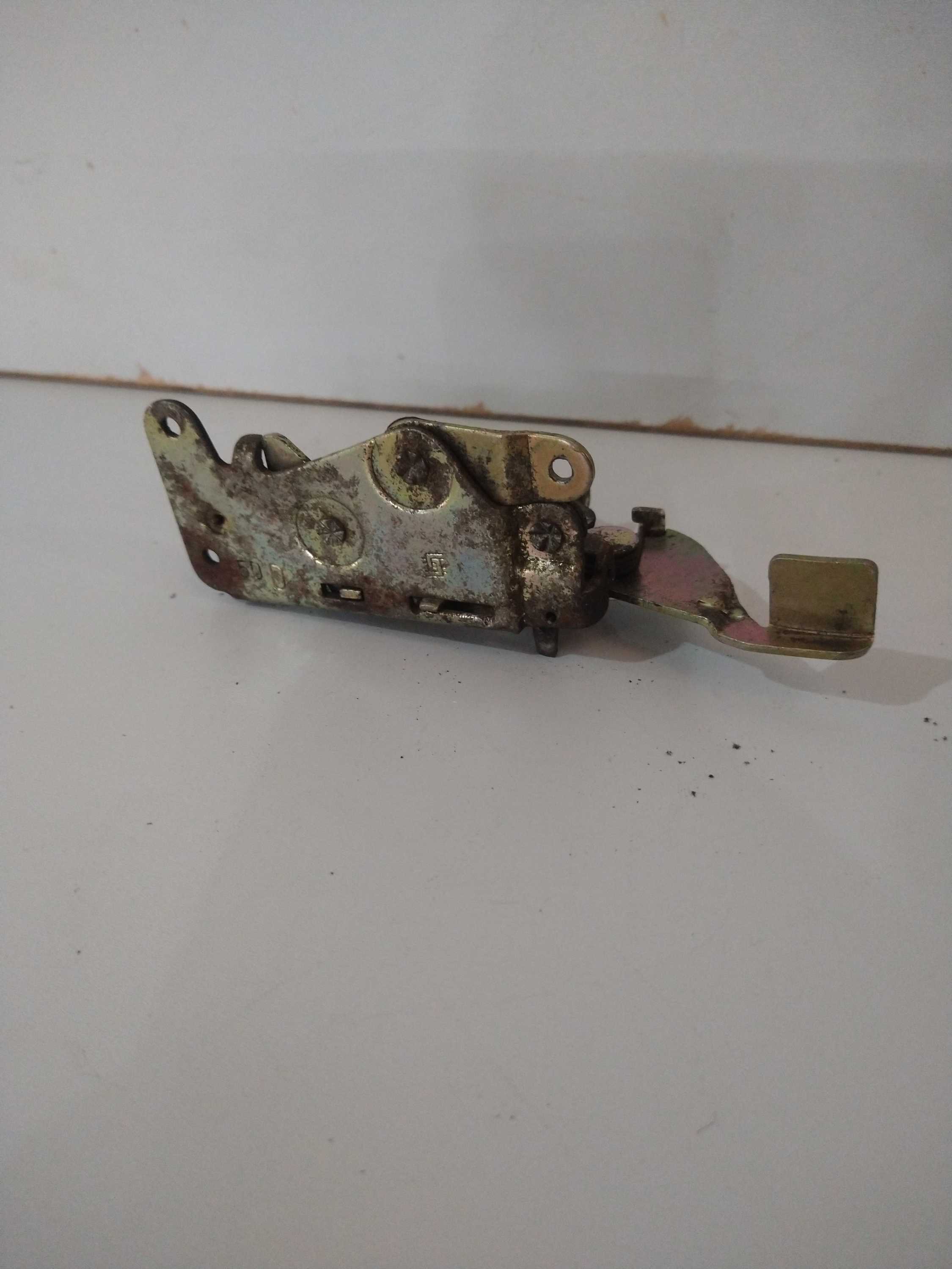 Fechadura Porta Traseira Direita Uno 1995 Usado