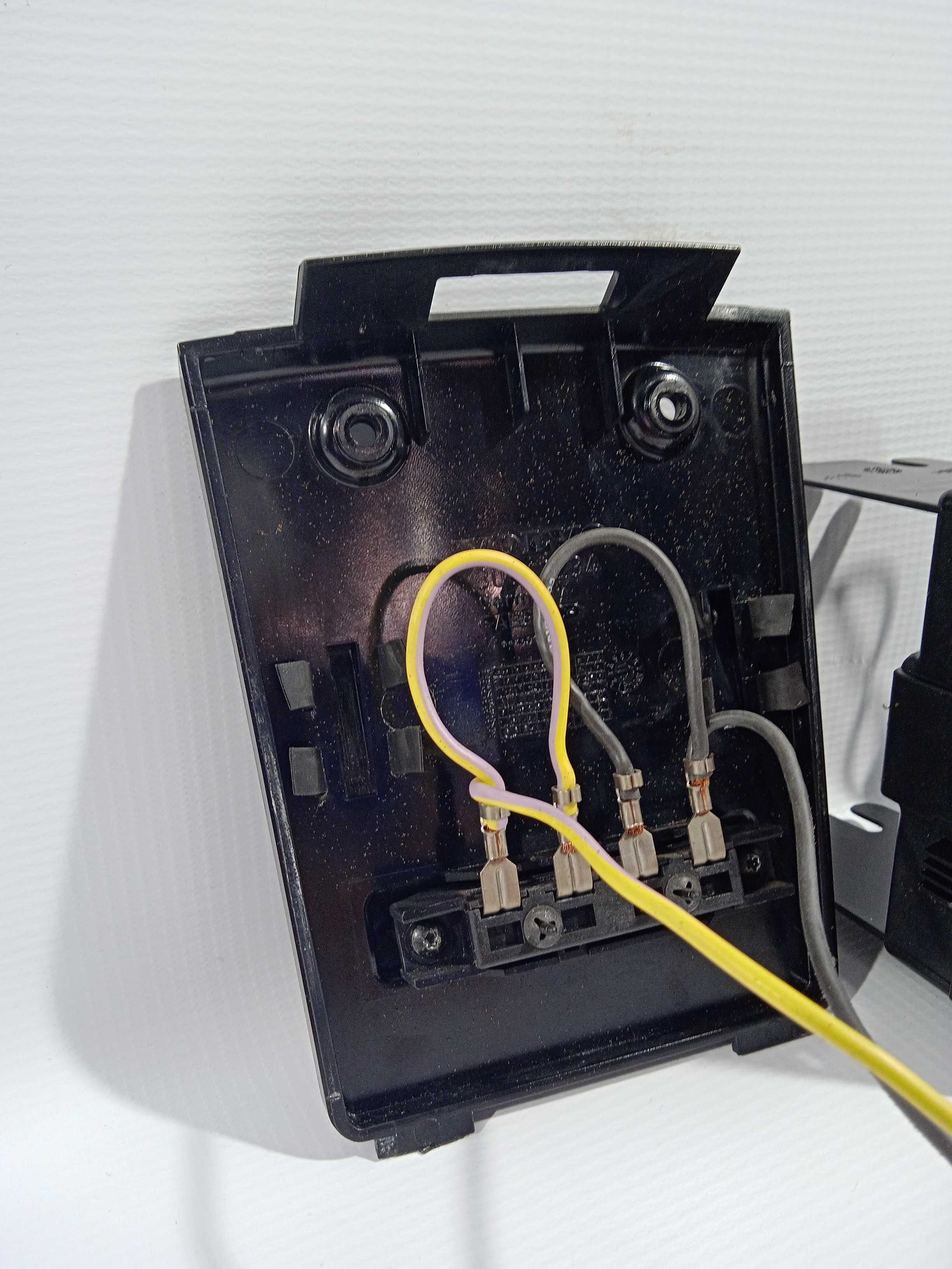 Terminal Tomada 12v Volvo Xc90 2010 Usado Original 6