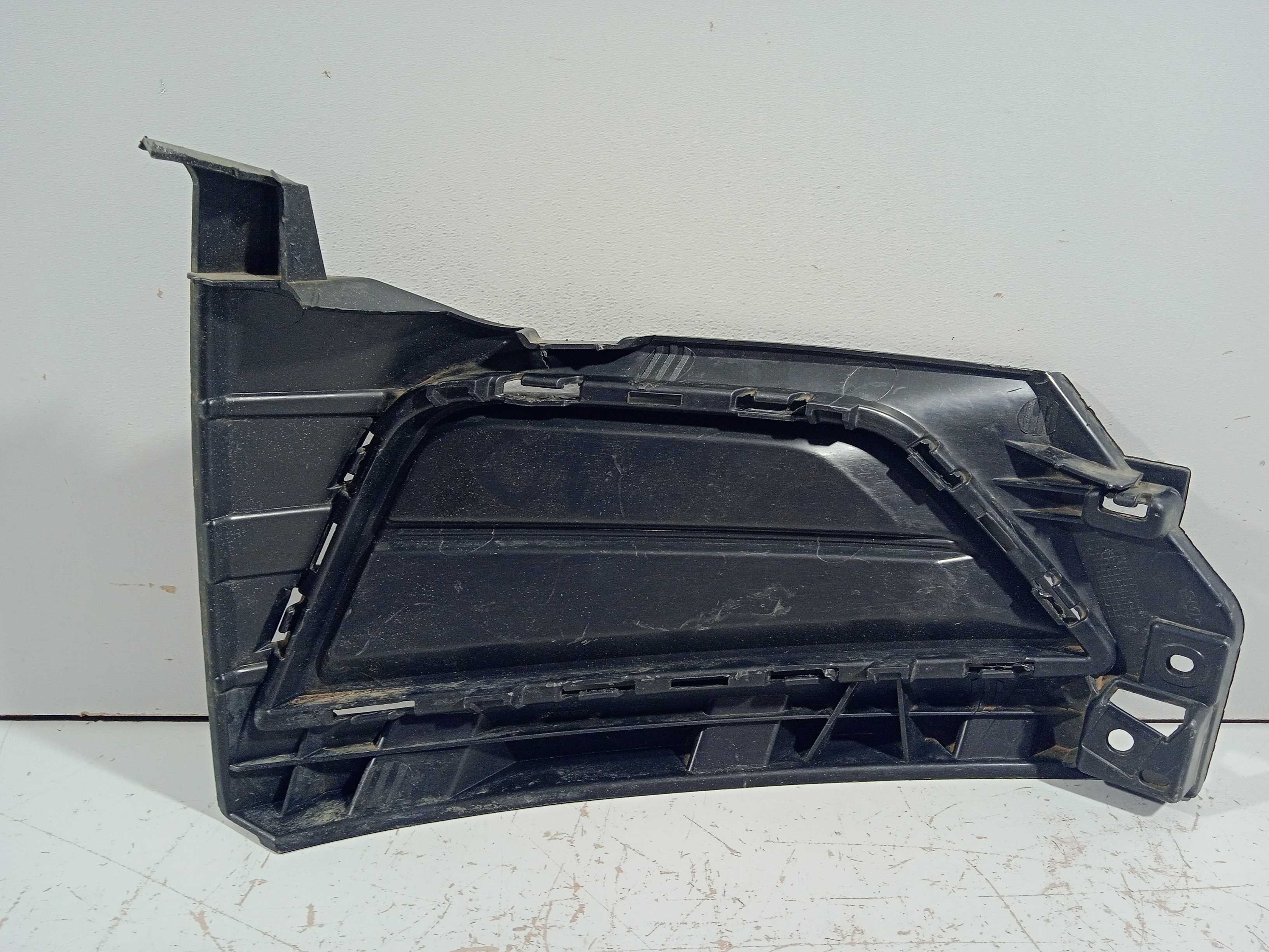 Grade Farol Milha L/e Vw Polo Msi 2018 Usado Original 5