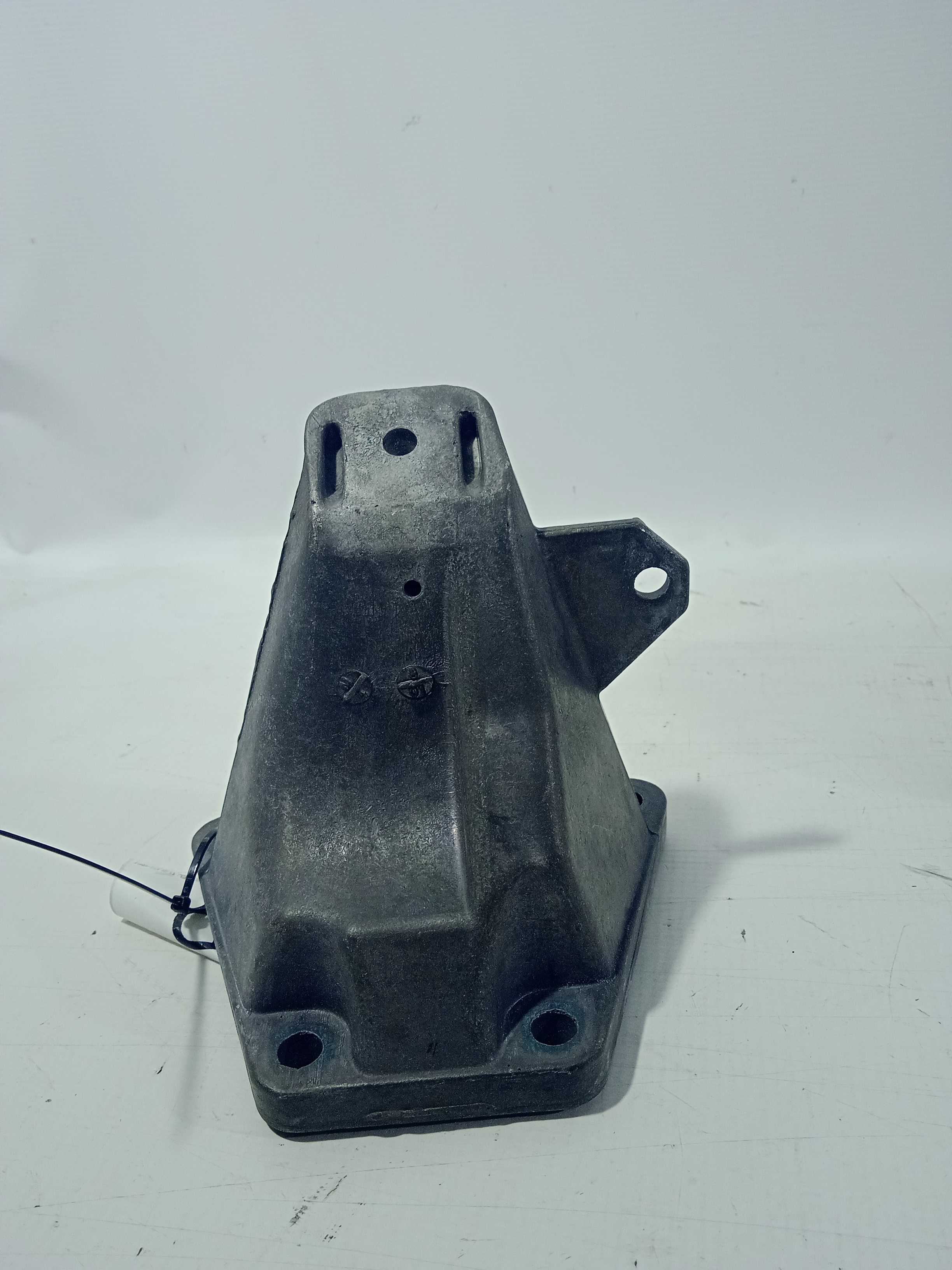 Suporte Coxim Lado Direito Motor Audi A4 2.4 2001 Usado 3