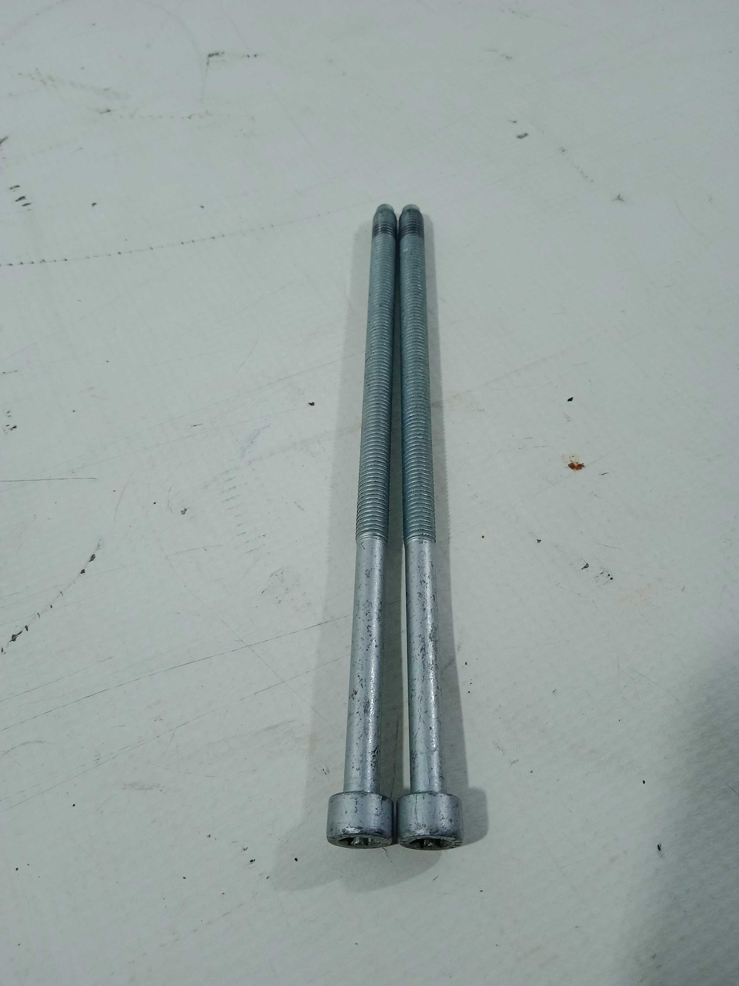 Par De Parafuso Fixação Do Hidrovacuo Audi A4 2.4 2000