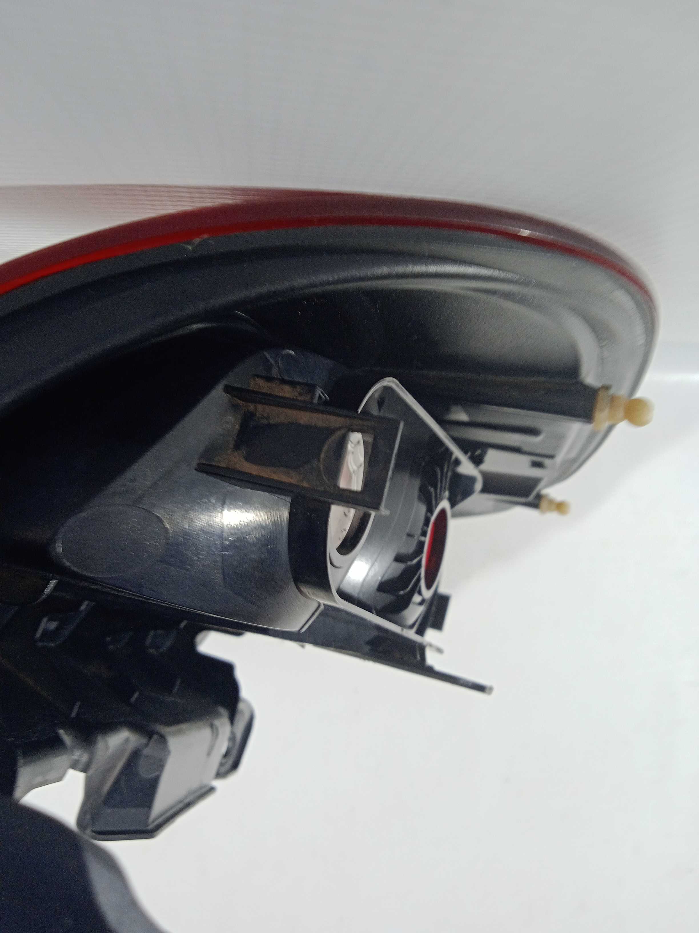 Lanterna Traseira De Fiat Uno Vivace Lado Esquerdo 4