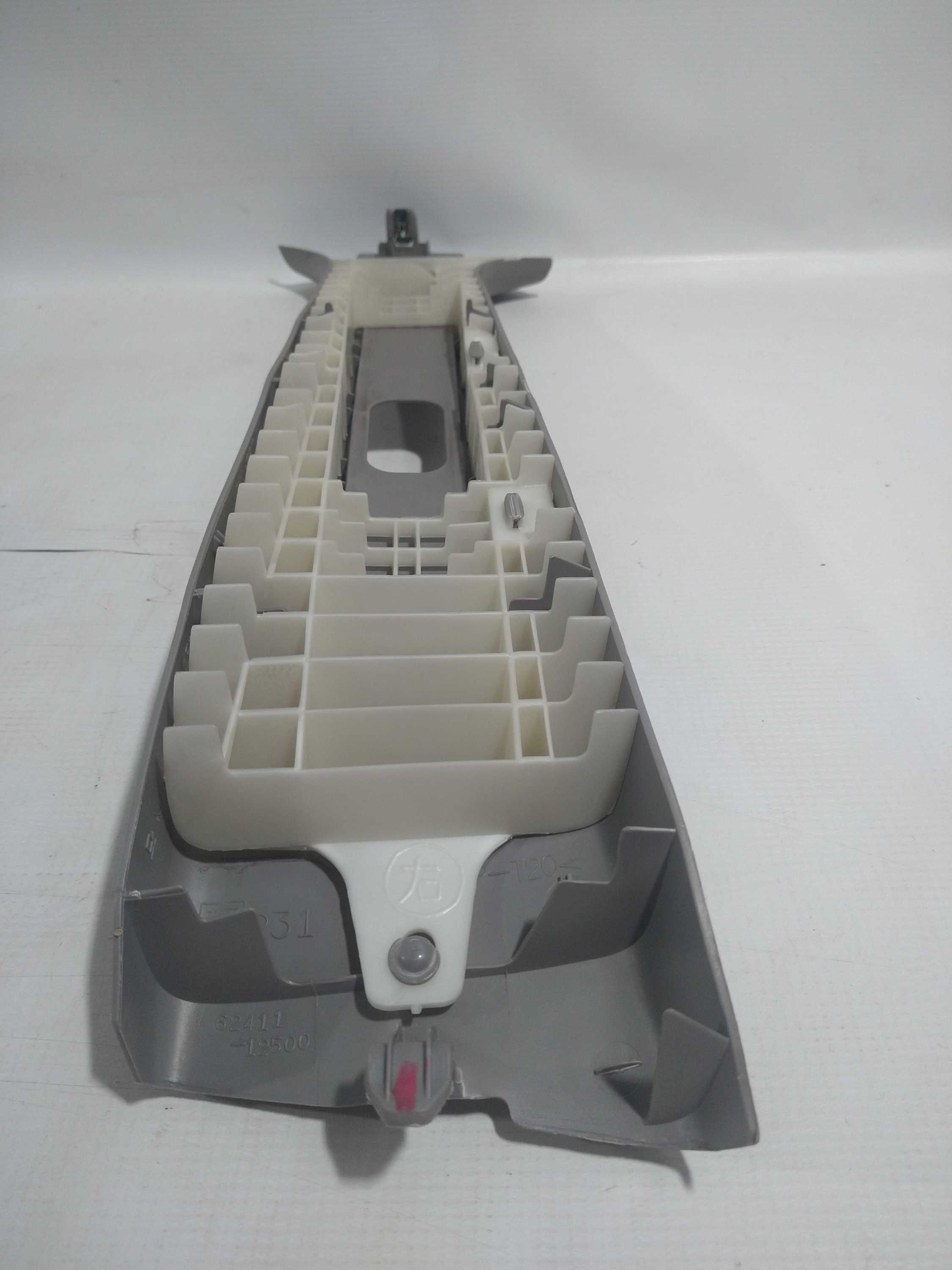 Moldura Superior Lado Direito Cinto Corolla 4