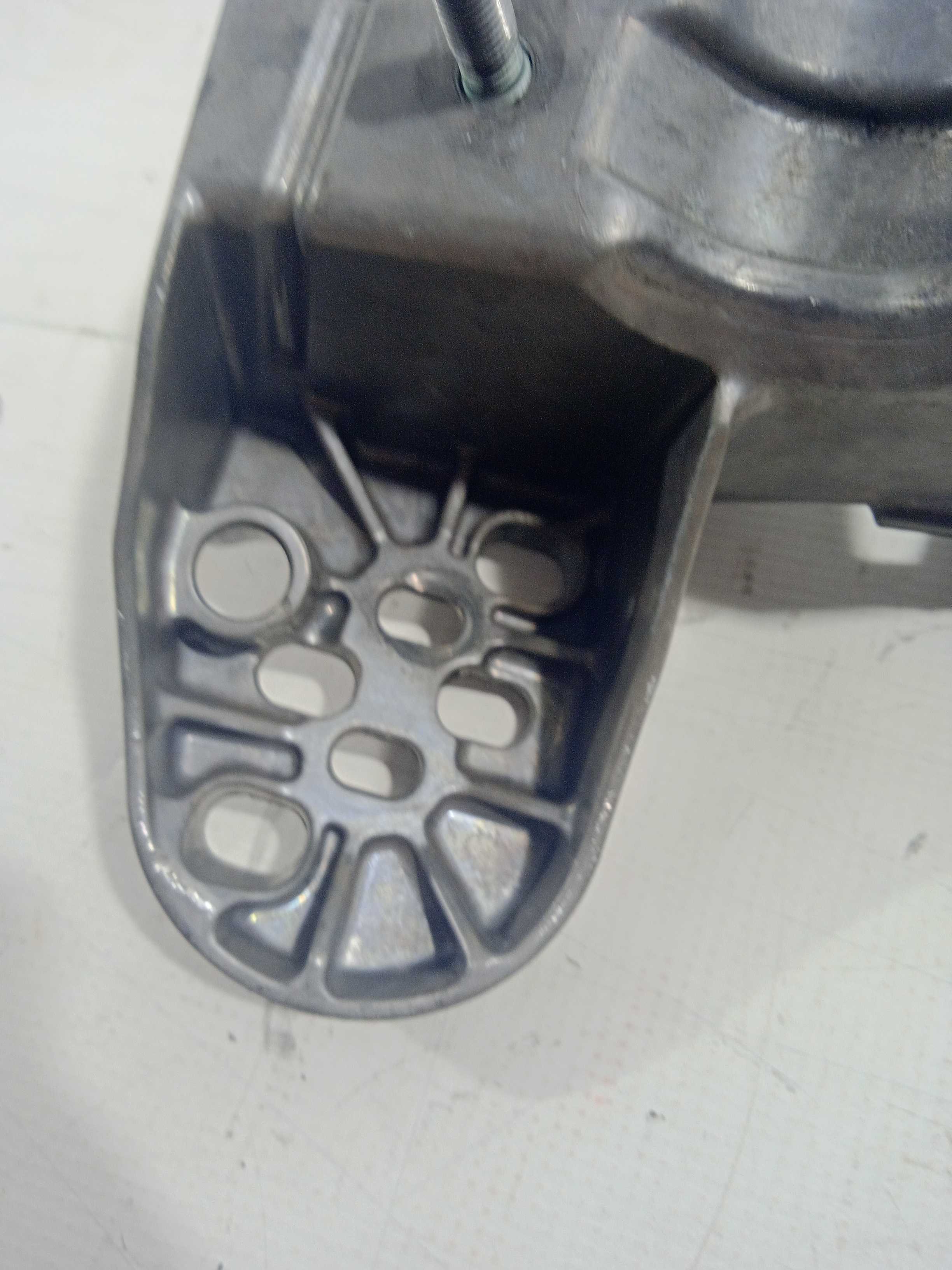 Suporte Coxim Motor Lado Esquerdo Audi A4 V6 2.4 2001 4