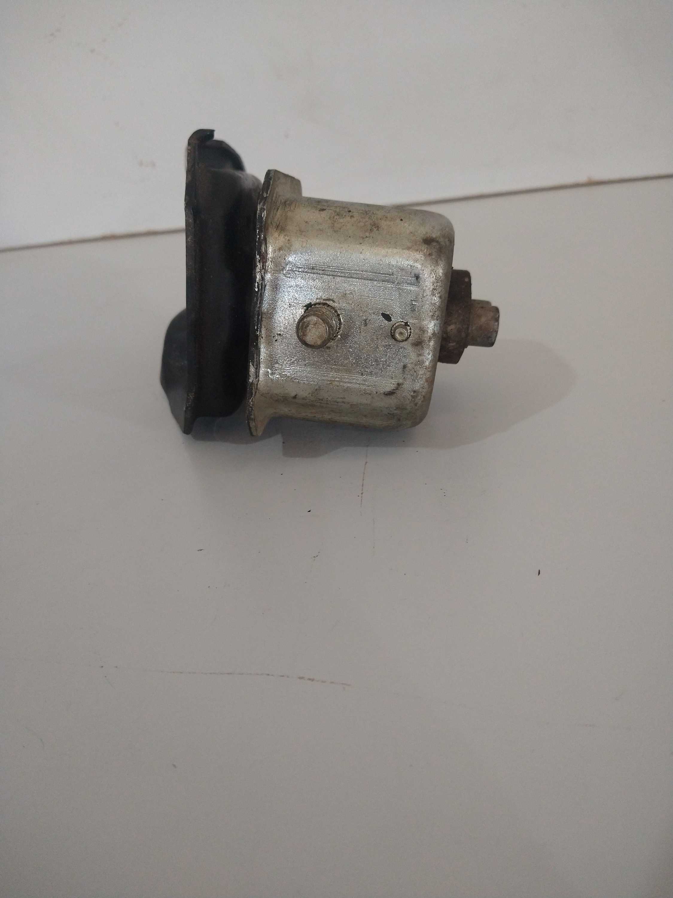Suporte Do Coxim Do Motor 1.0 8v Gol Bola 1997 Usado L/d 3