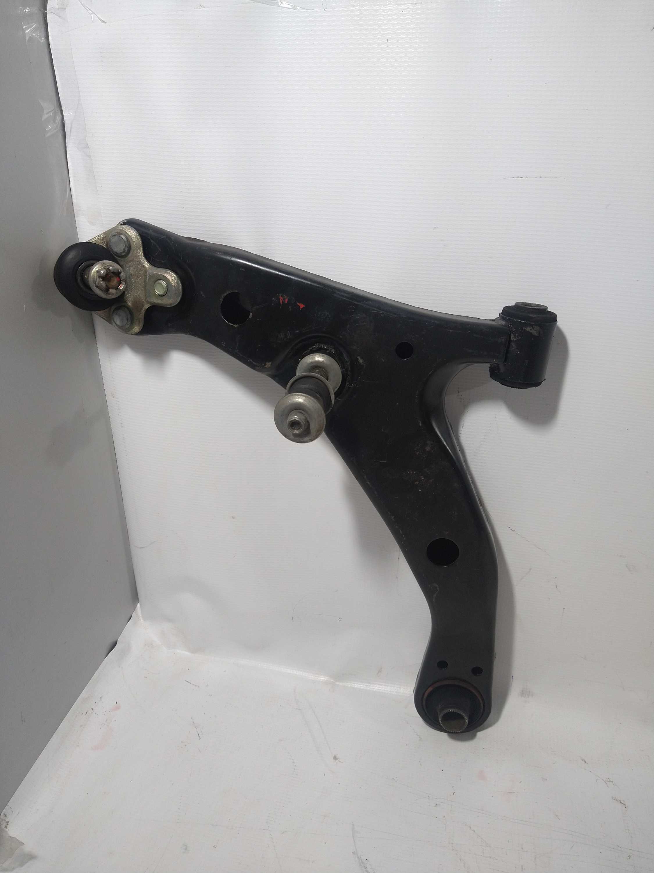 Bandeja Balança Diant.esq.toyota Corolla G6 99/00 2