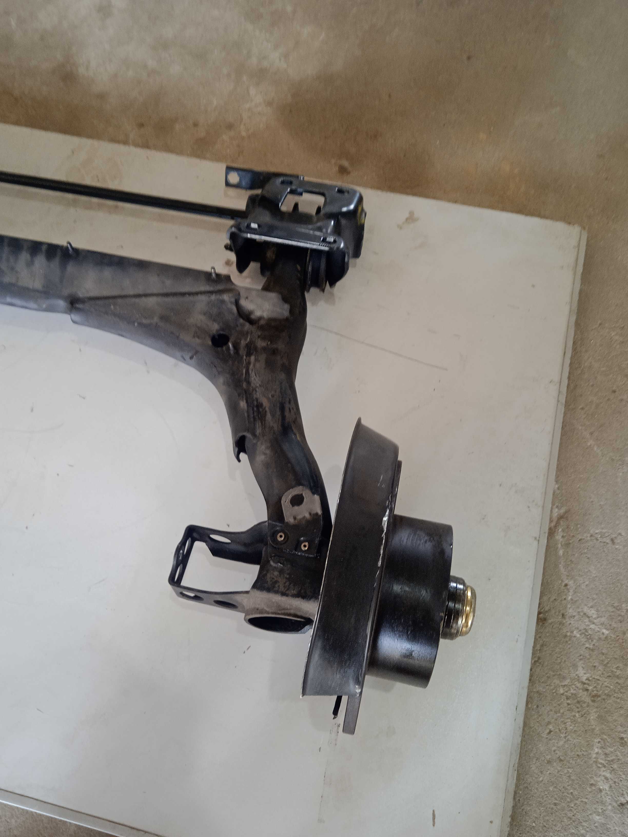 Eixo Suspensão Traseiro Audi A4 2.4 Ano 2001 Preto 3