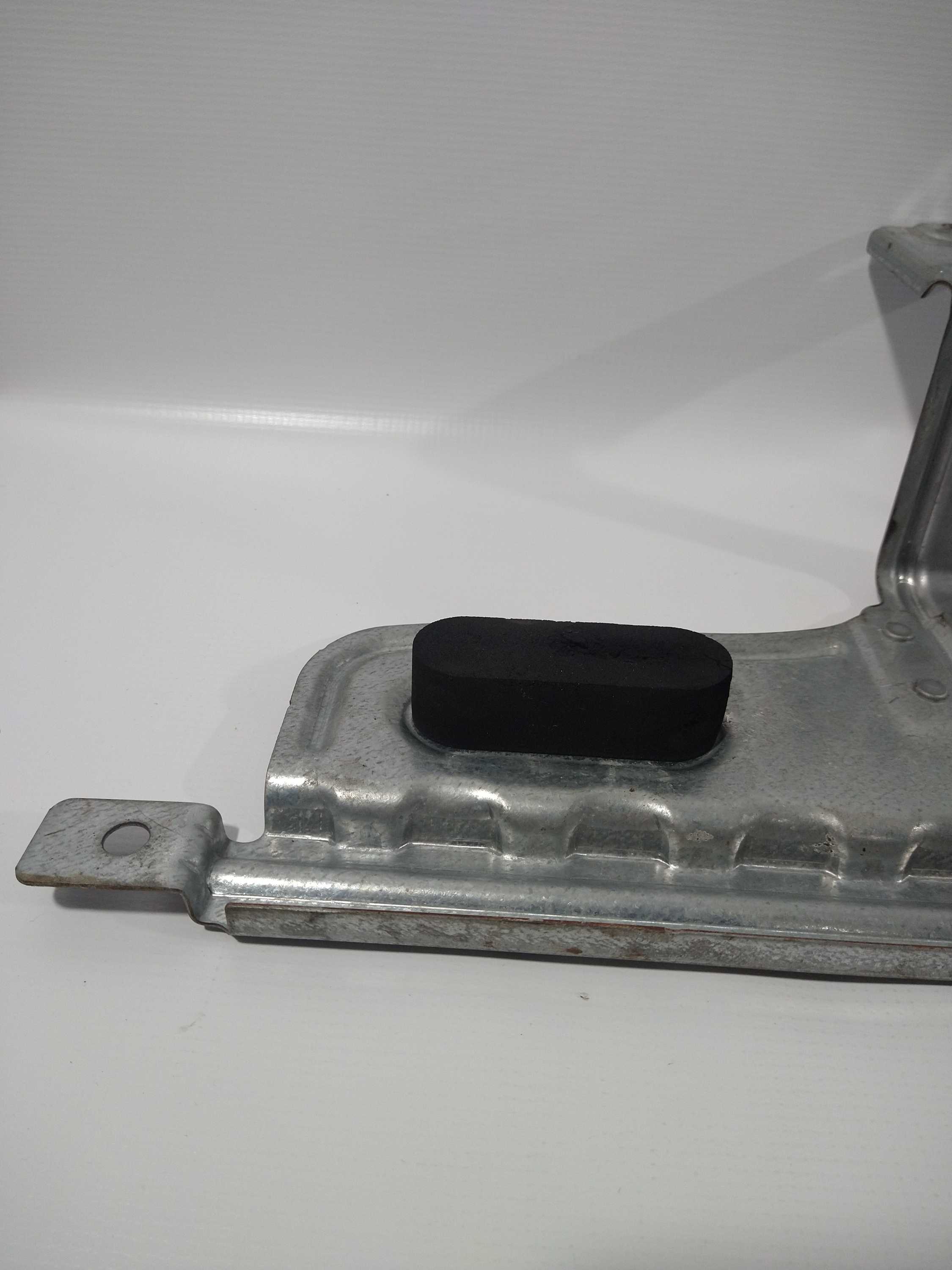 Suporte De Bateria Volvo Xc90 3.2 2010 Usado Original 5