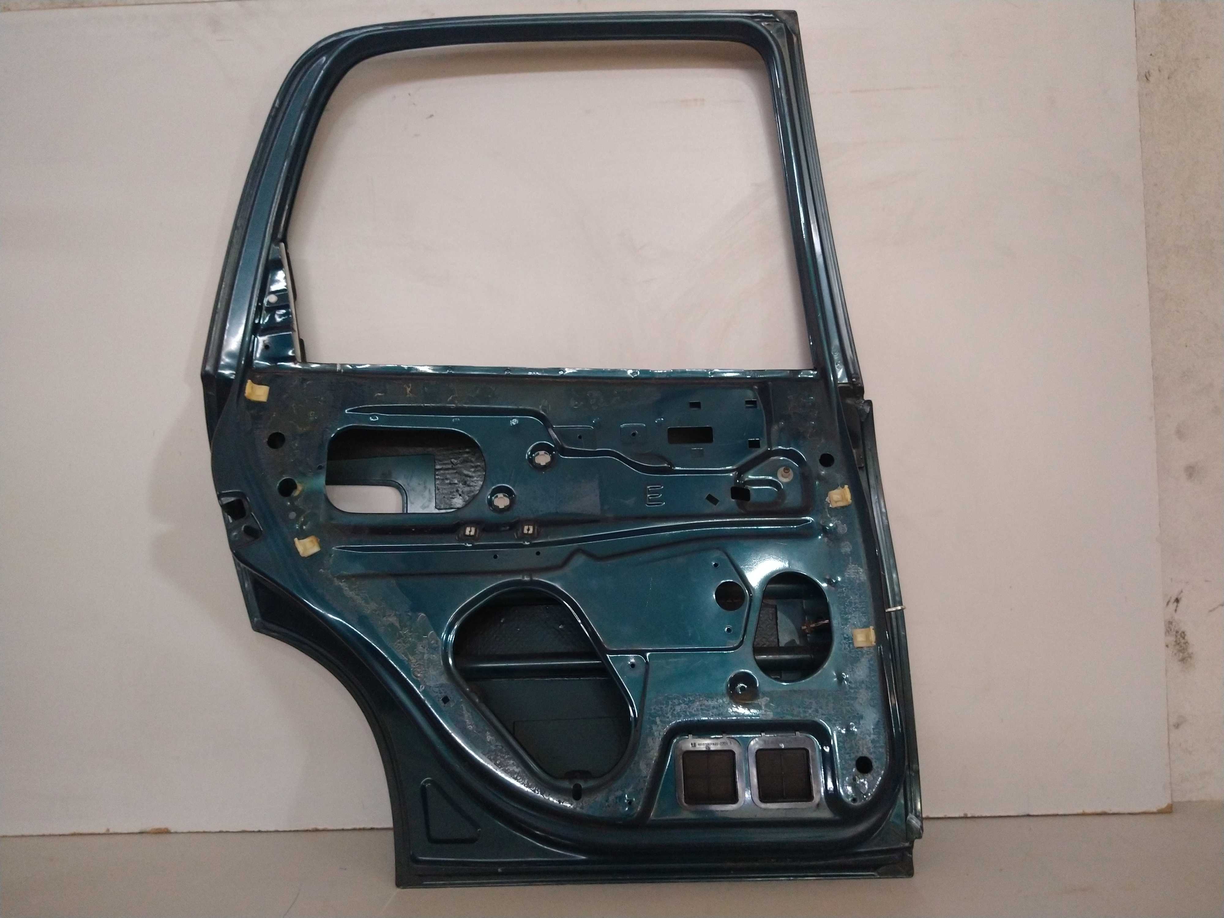 Porta Trasei. Esquerda Gm Corsa Sedan 98 1.0 Usado Original. Azul Traseira Esquerda 10